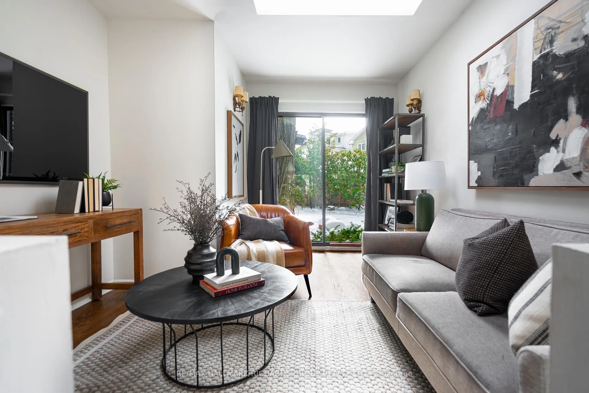 Photo 12 of 226 Glen Manor Drive W, Toronto, The Beaches — HOMEH