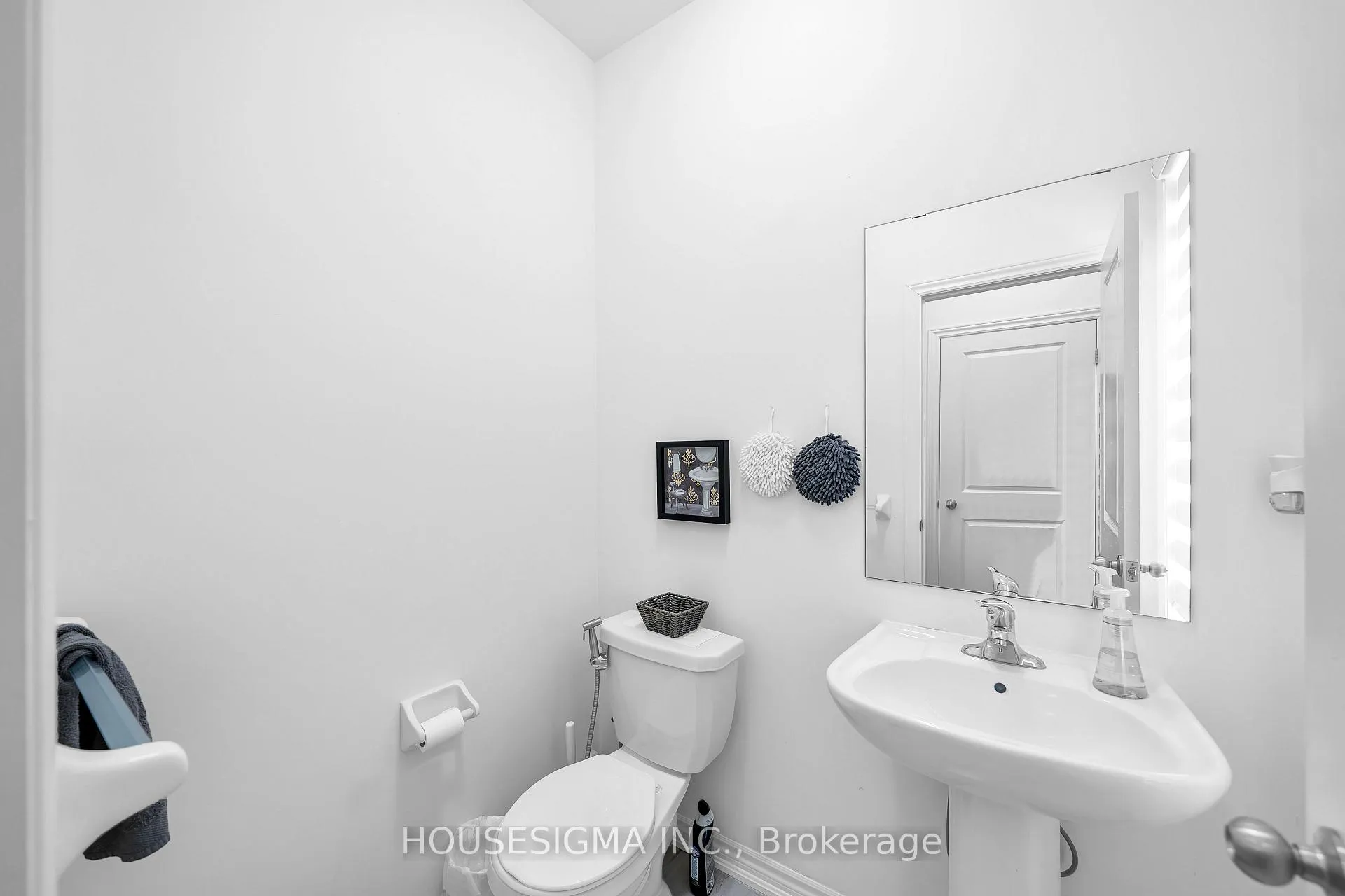 Photo 3 of 98 Ogston Crescent E, Whitby, Rural Whitby — HOMEH
