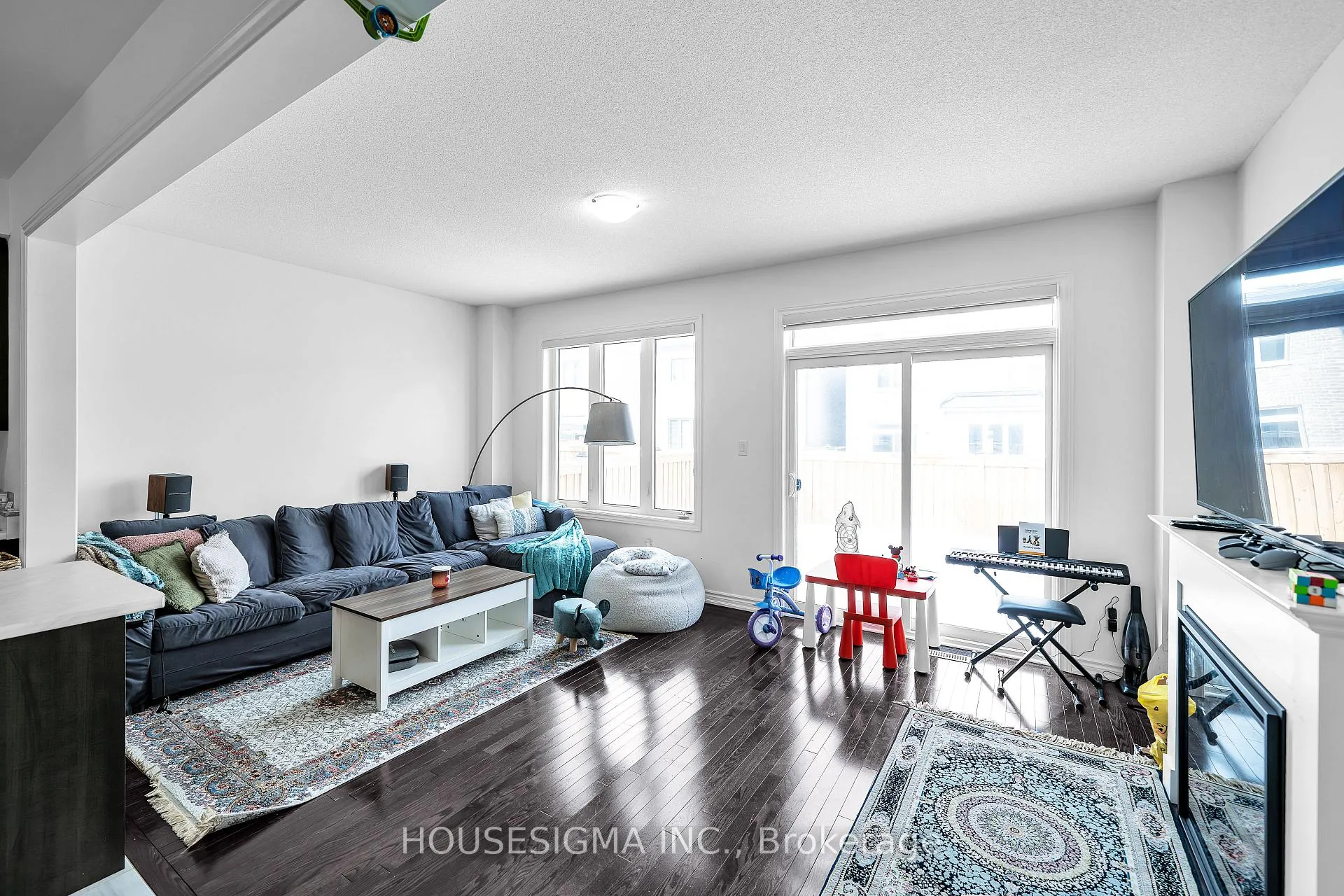 Photo 4 of 98 Ogston Crescent E, Whitby, Rural Whitby — HOMEH