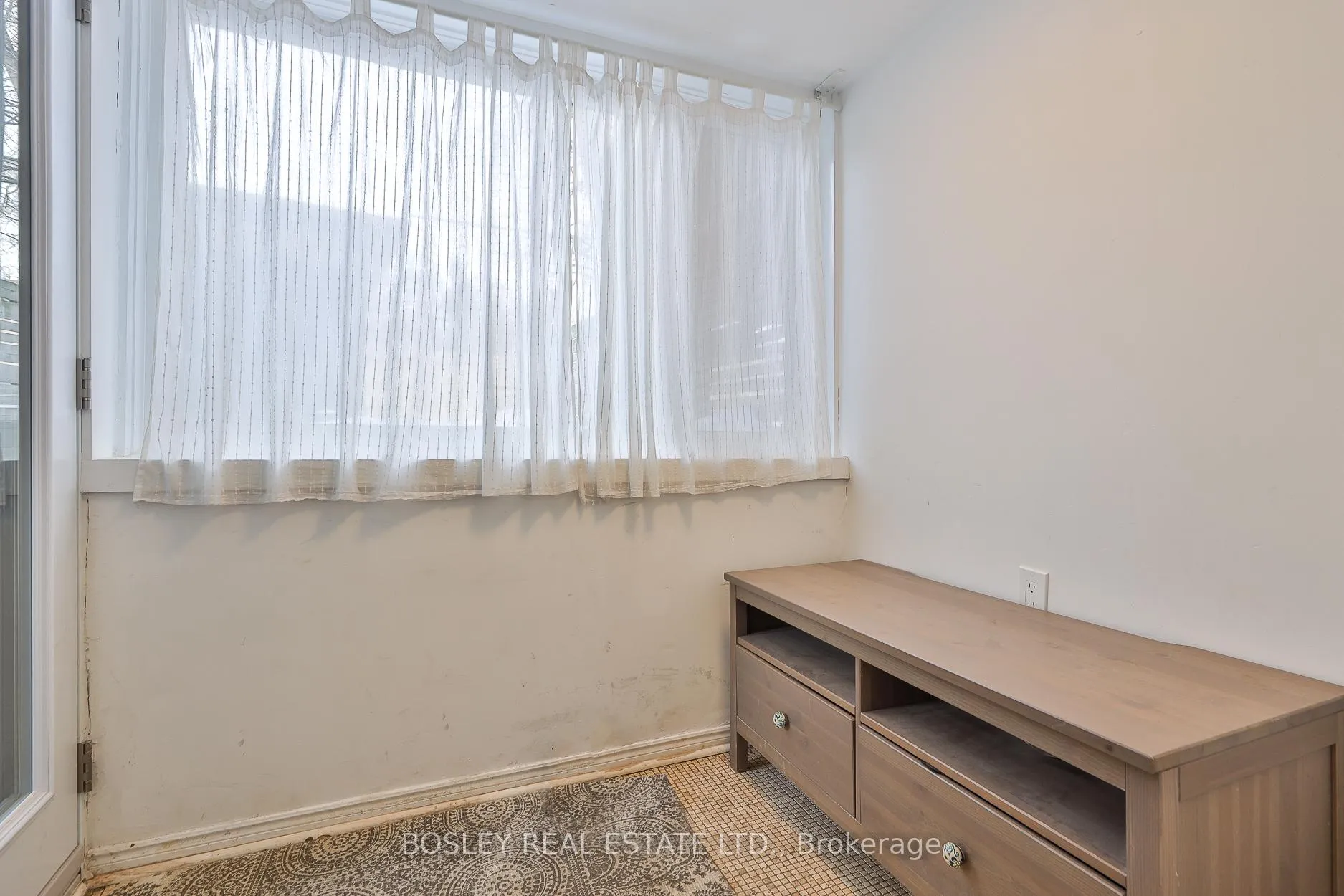 Photo 33 of 19 Ravina Crescent, Toronto, Blake-Jones — HOMEH