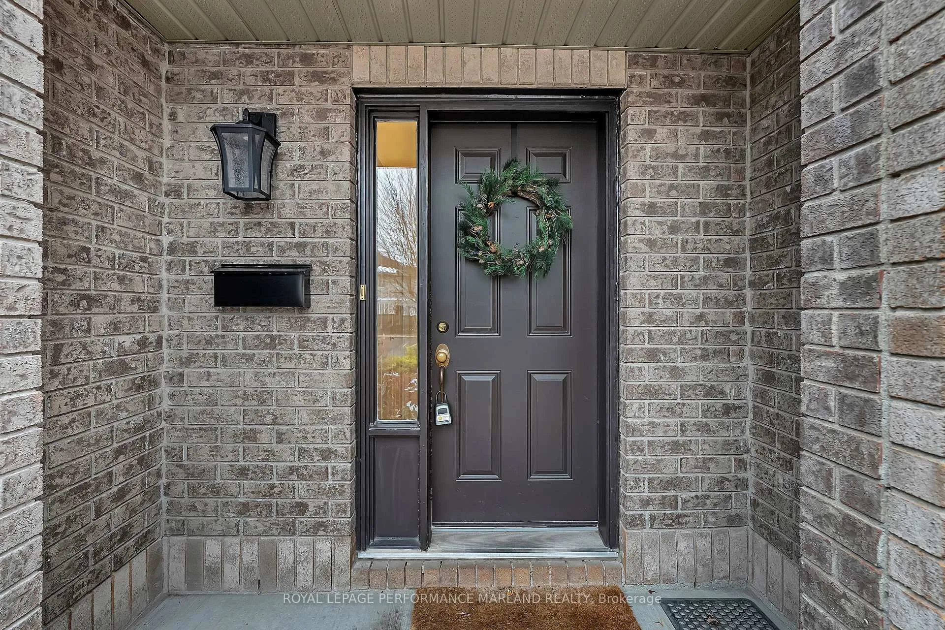 Photo 2 of 151 Kinross Private, Ottawa, Kanata - Morgan's Grant/South March — HOMEH