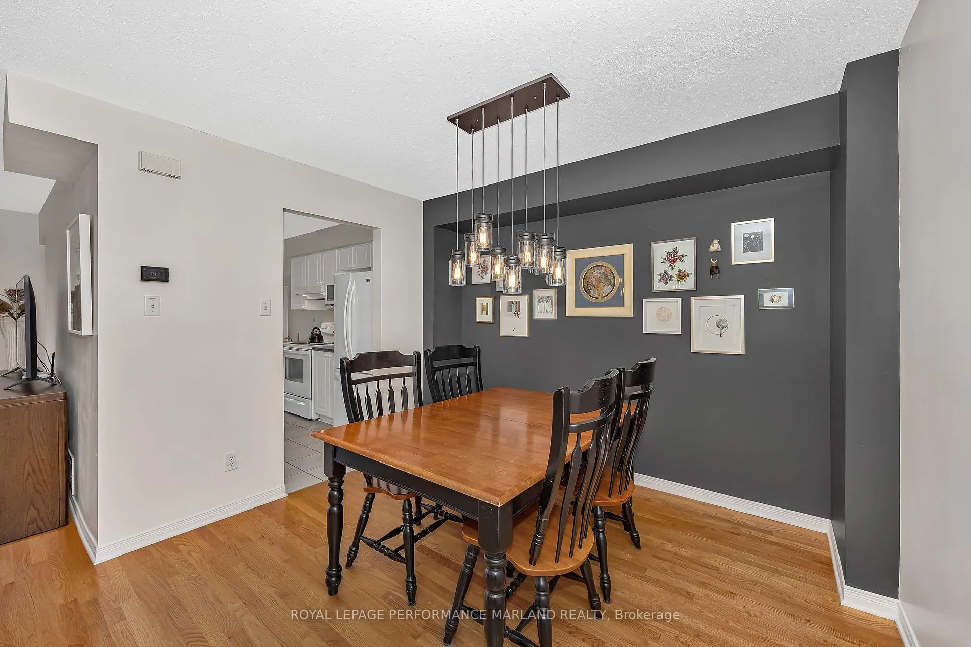 Photo 4 of 151 Kinross Private, Ottawa, Kanata - Morgan's Grant/South March — HOMEH