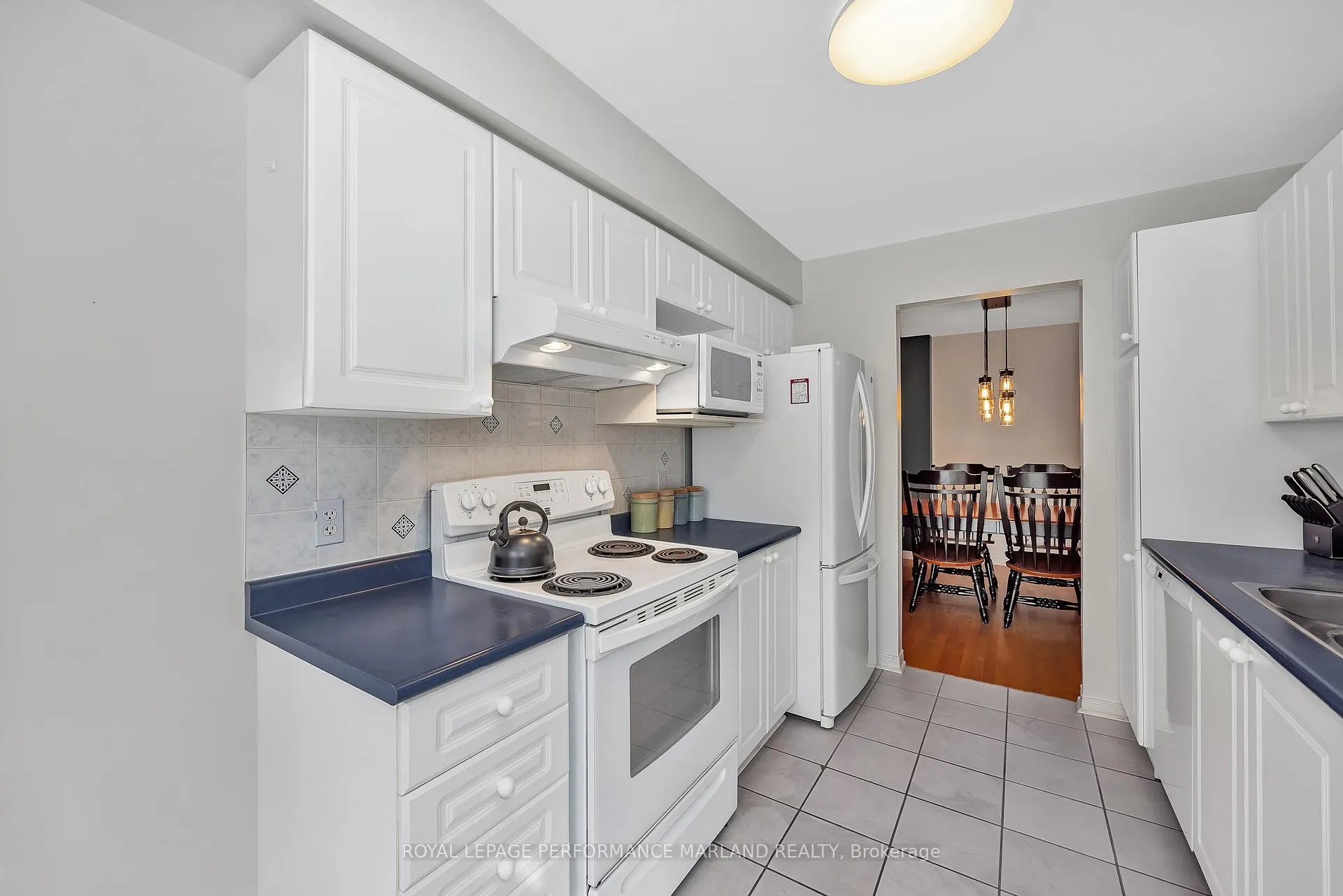 Photo 8 of 151 Kinross Private, Ottawa, Kanata - Morgan's Grant/South March — HOMEH