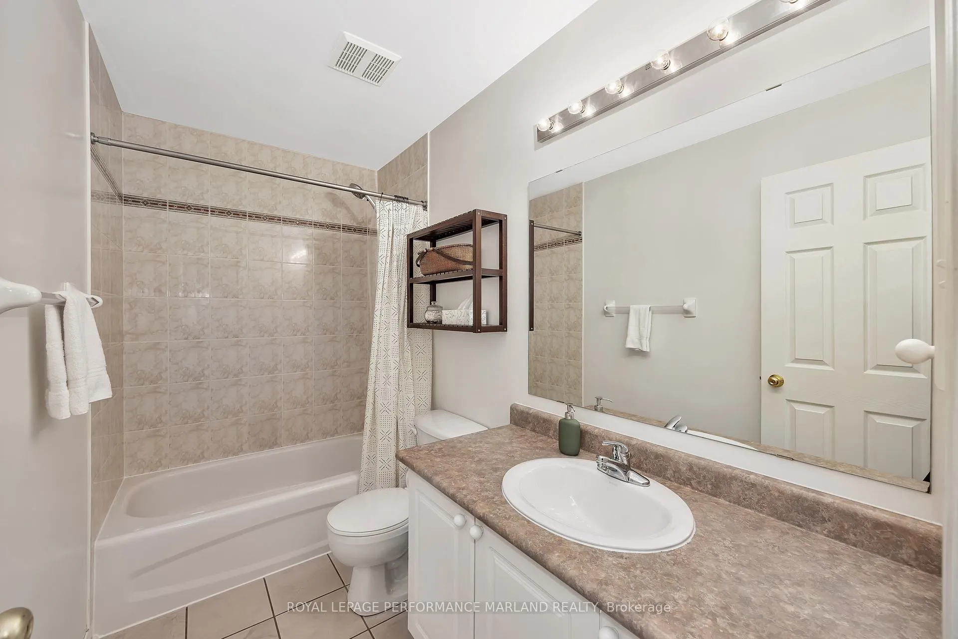 Photo 16 of 151 Kinross Private, Ottawa, Kanata - Morgan's Grant/South March — HOMEH