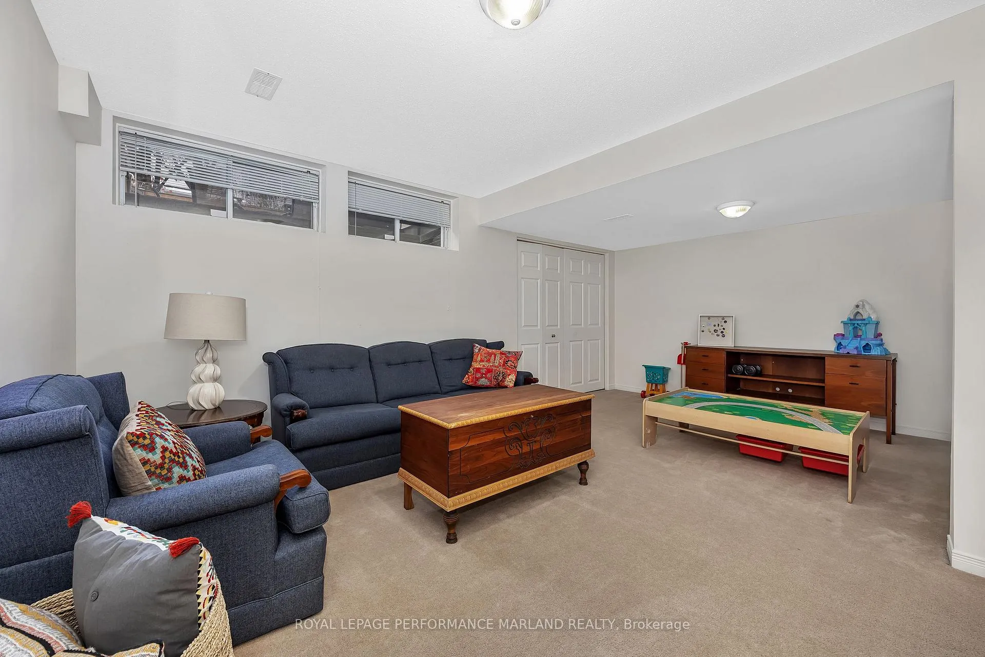 Photo 17 of 151 Kinross Private, Ottawa, Kanata - Morgan's Grant/South March — HOMEH