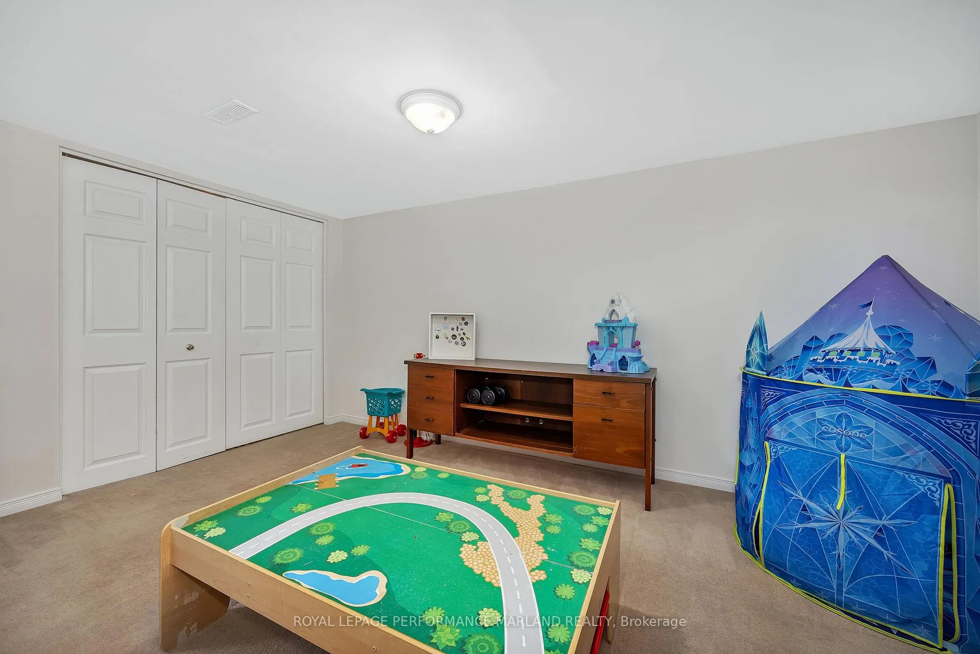 Photo 19 of 151 Kinross Private, Ottawa, Kanata - Morgan's Grant/South March — HOMEH