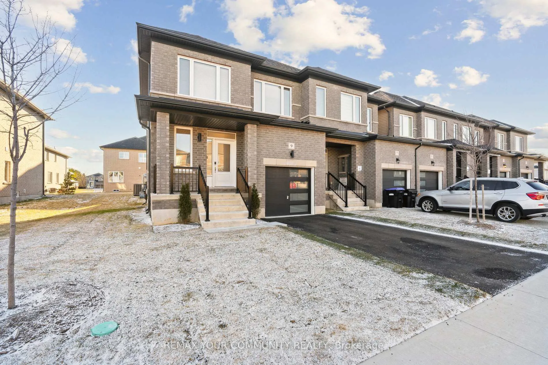 Photo 4 of 9 Lisa Street, Wasaga Beach — HOMEH