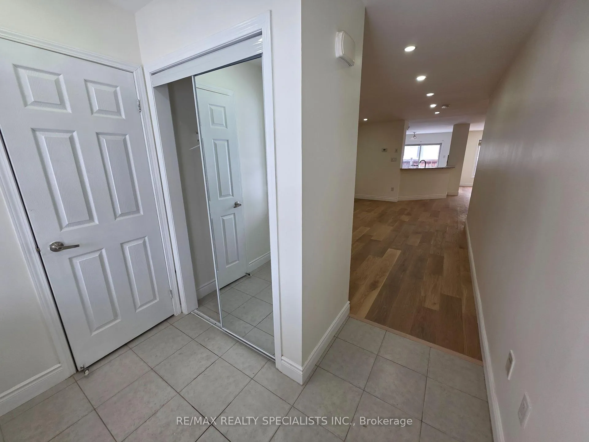Photo 2 of 65 Ruhl Drive, Milton, Willmott — HOMEH