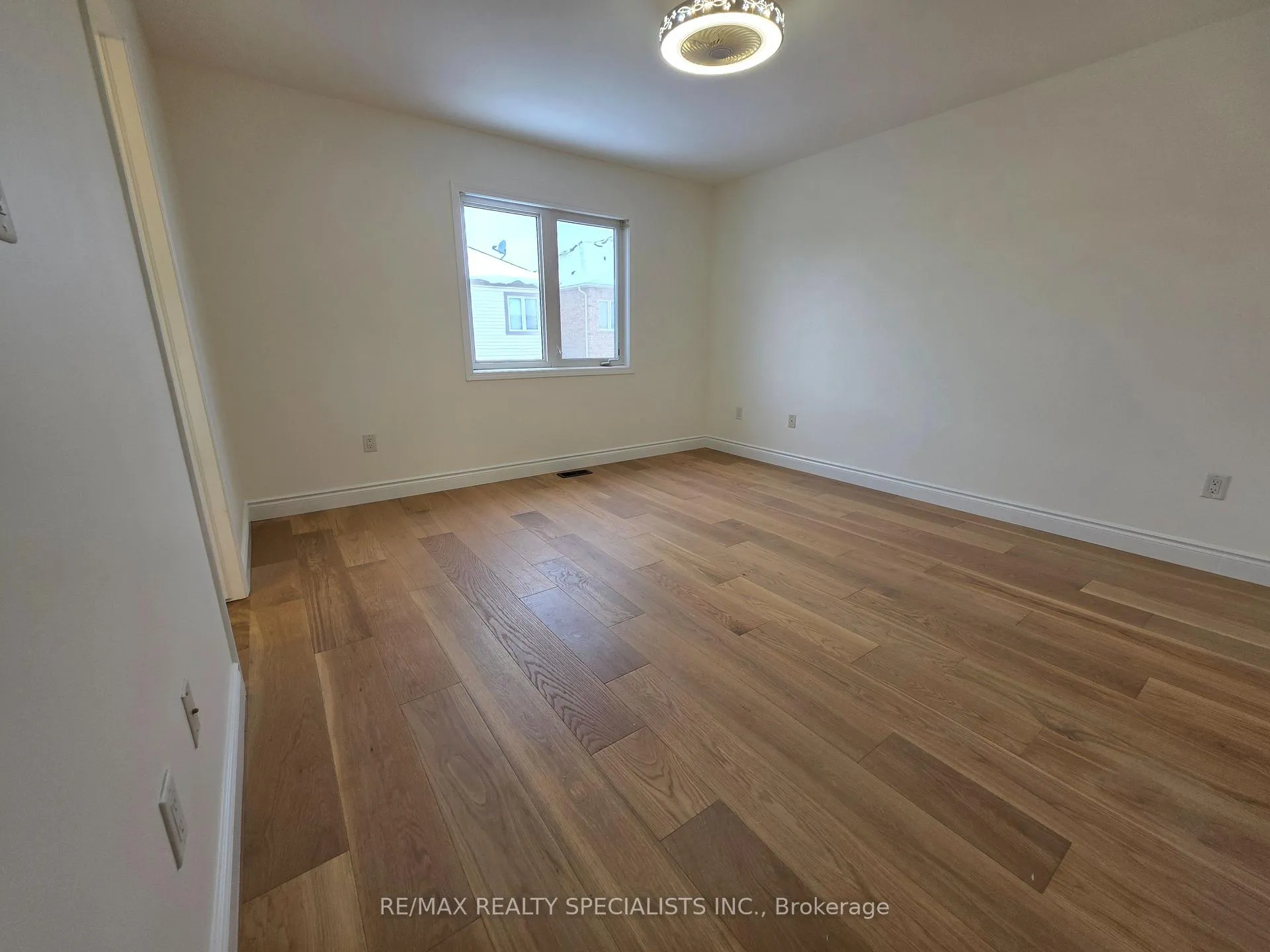 Photo 12 of 65 Ruhl Drive, Milton, Willmott — HOMEH
