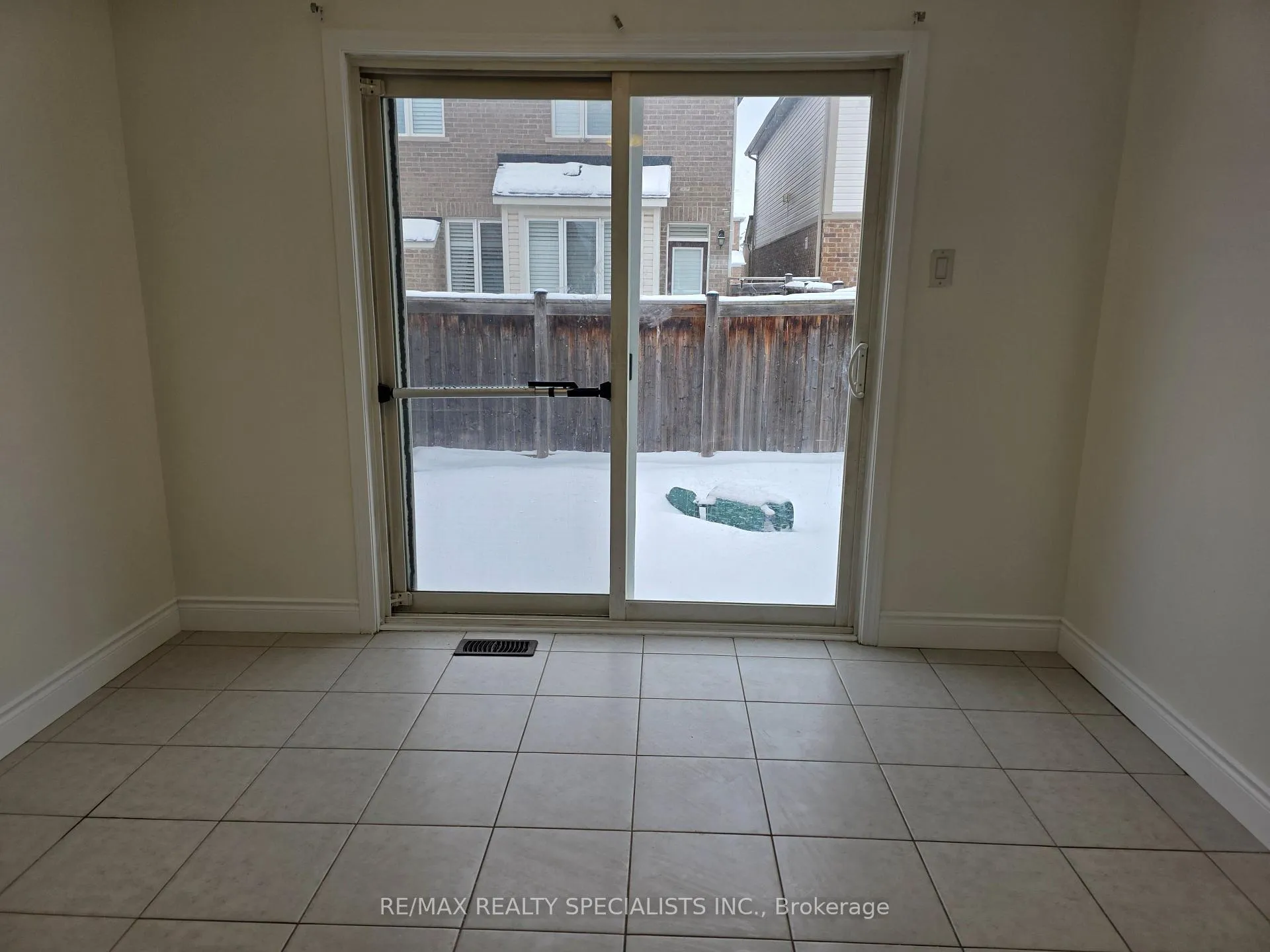 Photo 20 of 65 Ruhl Drive, Milton, Willmott — HOMEH