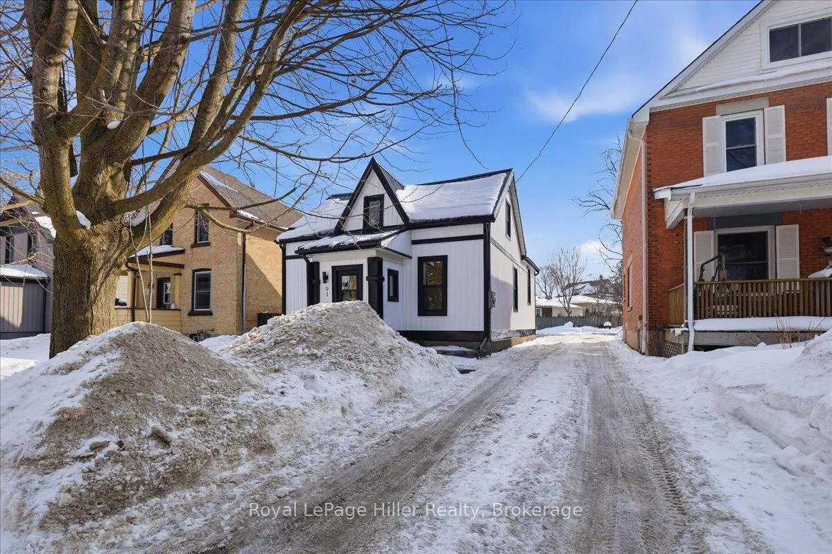 Photo 3 of 91 Dufferin Street, Stratford — HOMEH