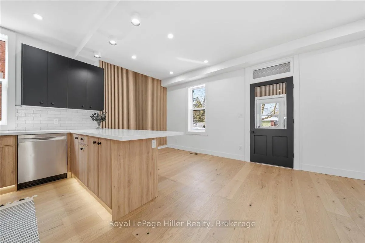 Photo 16 of 91 Dufferin Street, Stratford — HOMEH