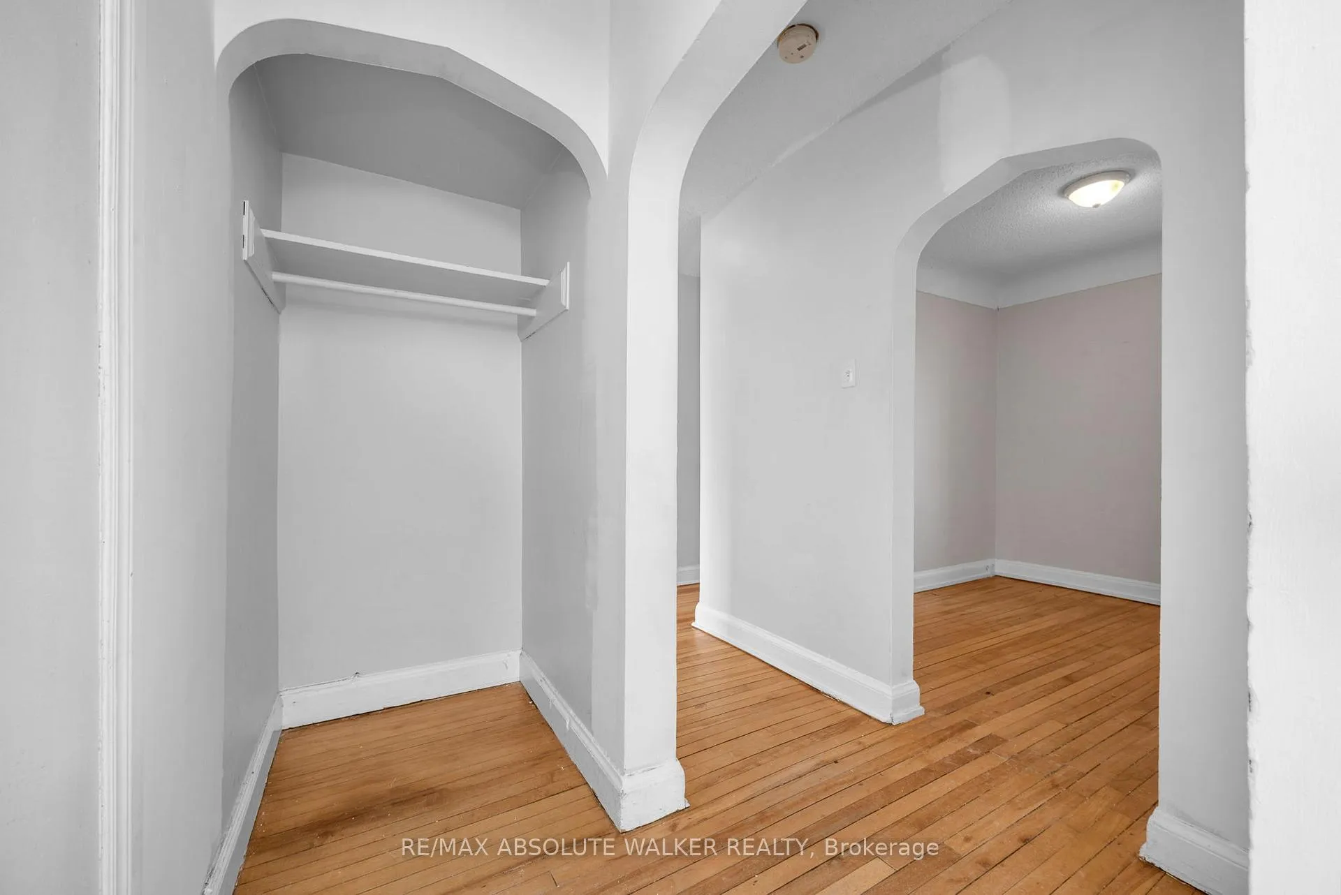 Photo 4 of Unit 2, 131 Dagmar Avenue, Ottawa, Vanier — HOMEH
