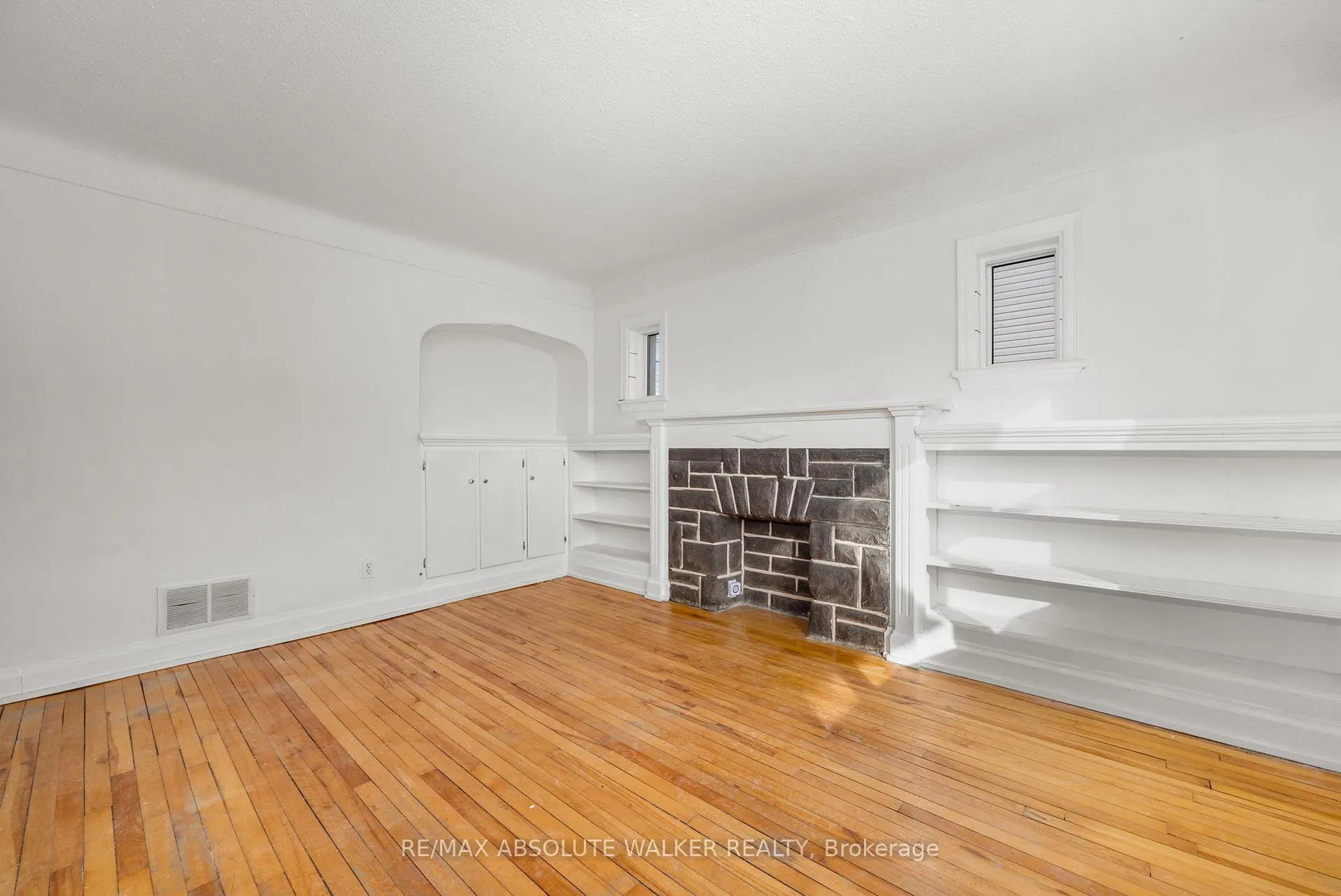 Photo 8 of Unit 2, 131 Dagmar Avenue, Ottawa, Vanier — HOMEH