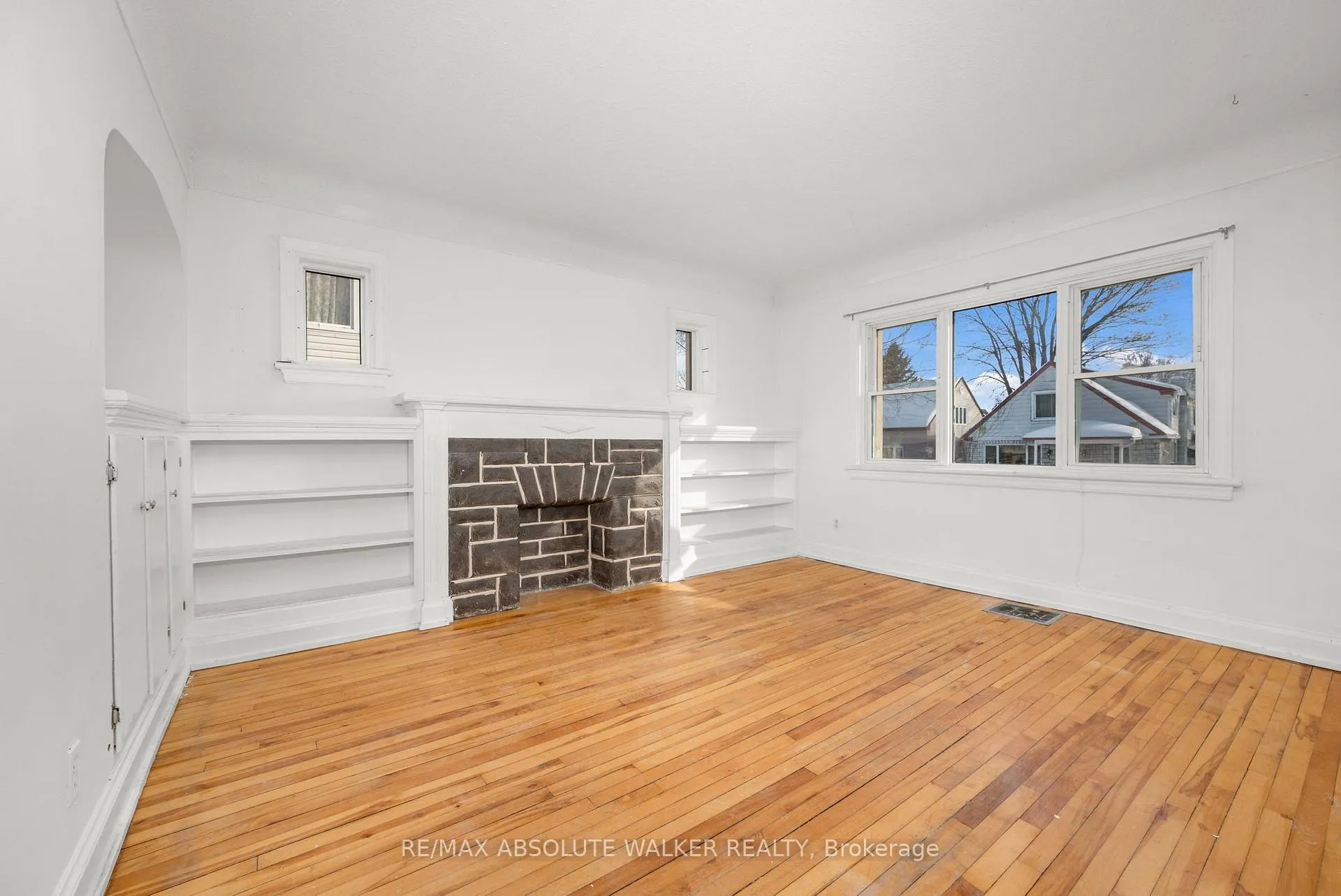 Photo 9 of Unit 2, 131 Dagmar Avenue, Ottawa, Vanier — HOMEH