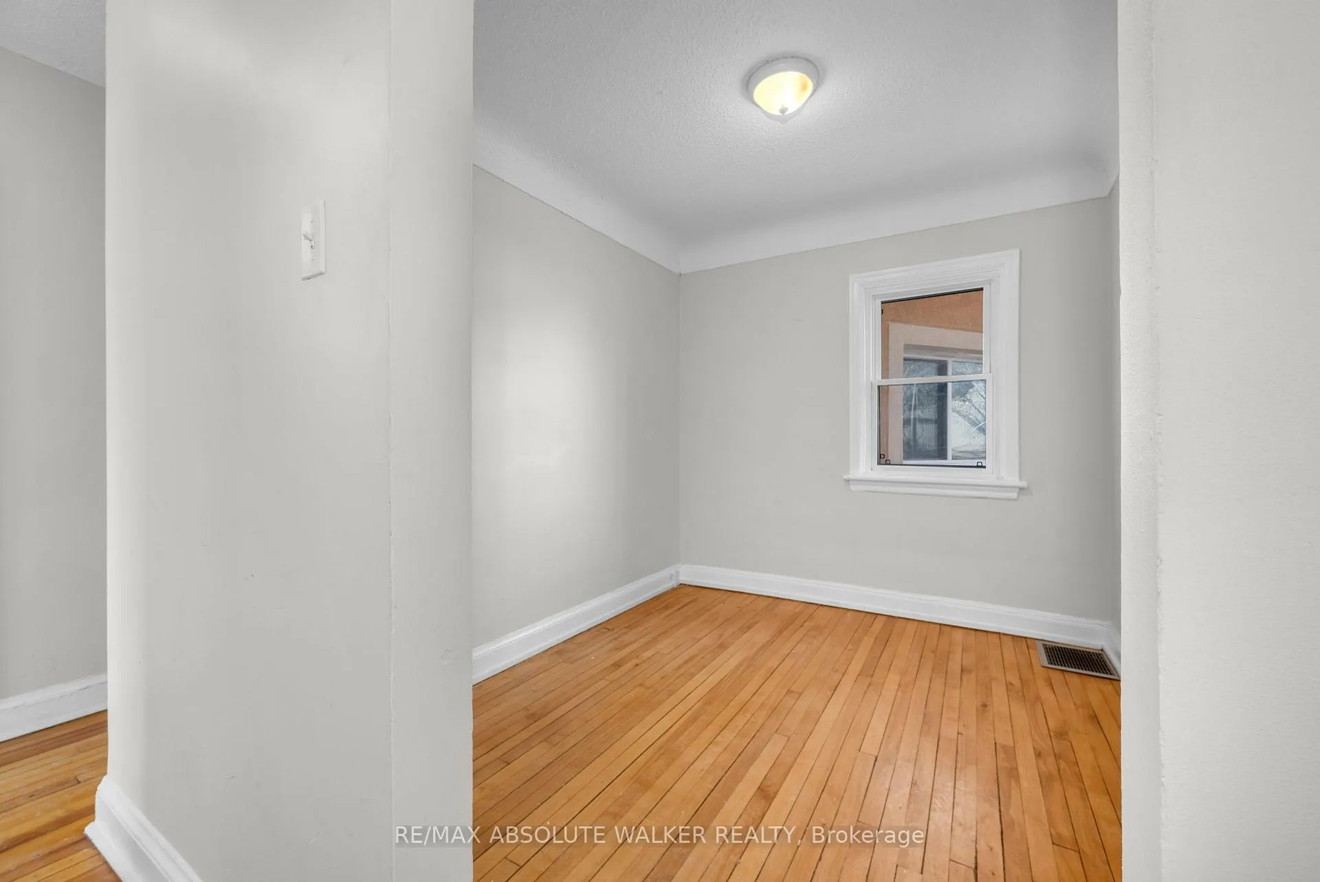 Photo 12 of Unit 2, 131 Dagmar Avenue, Ottawa, Vanier — HOMEH