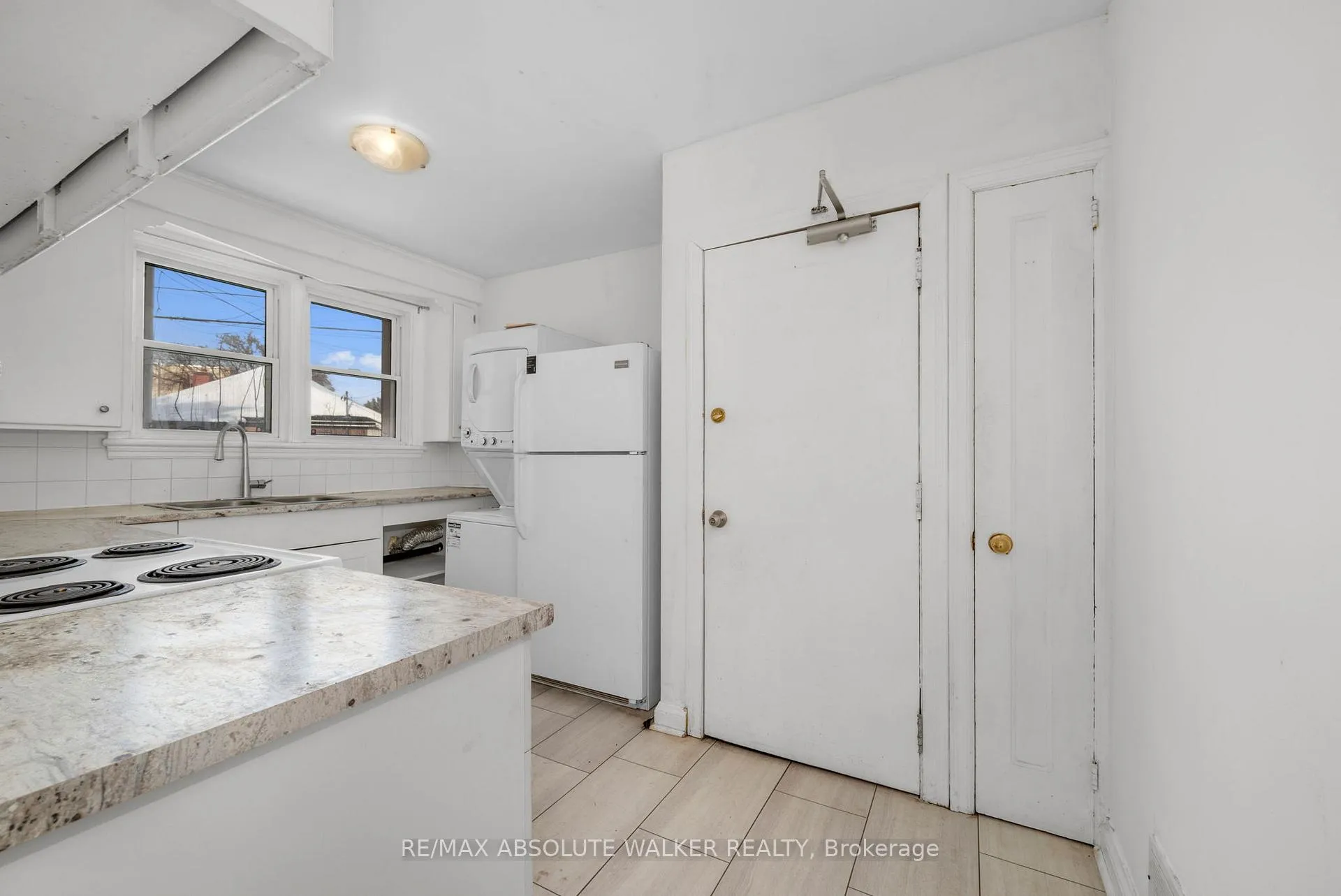 Photo 15 of Unit 2, 131 Dagmar Avenue, Ottawa, Vanier — HOMEH