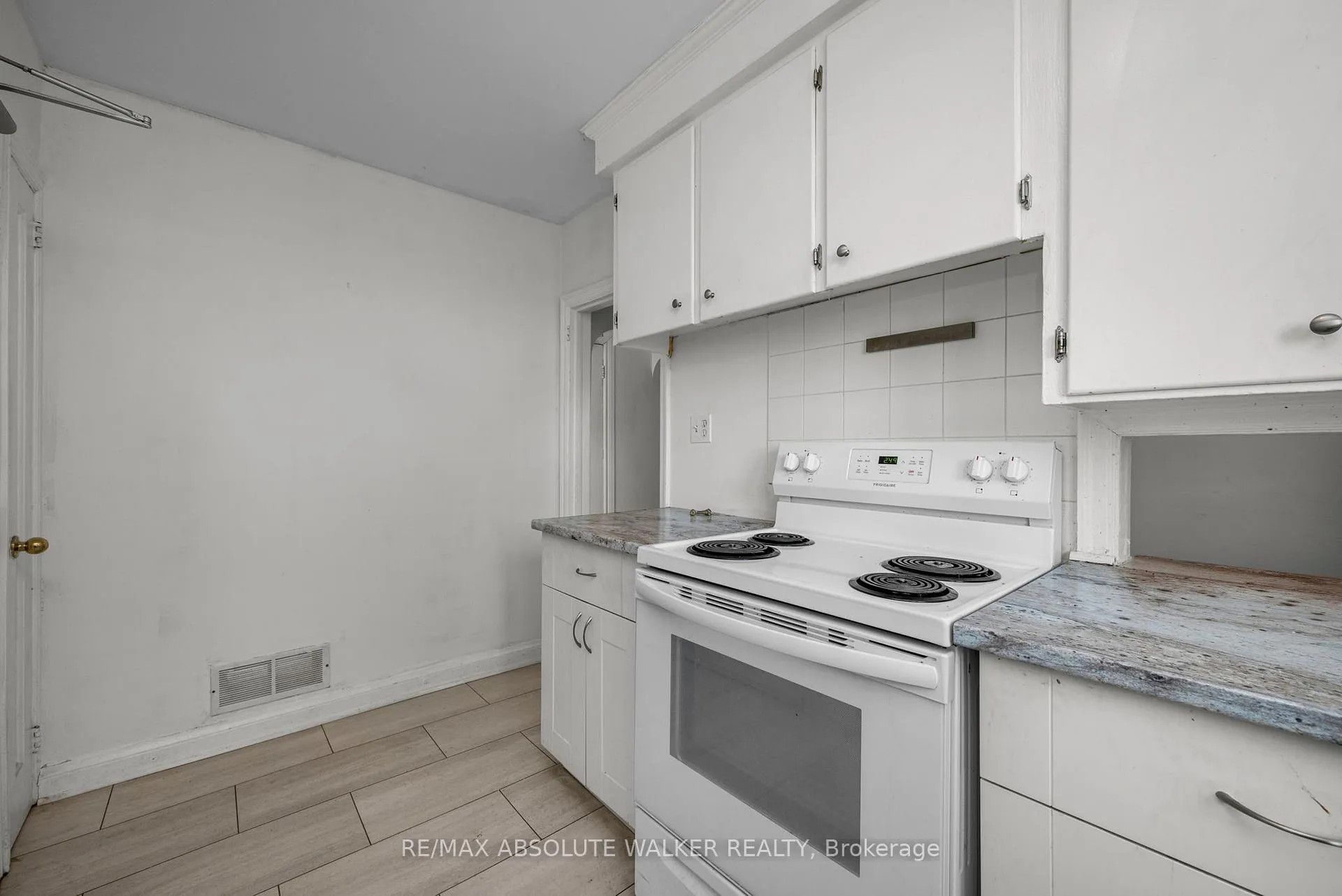 Photo 17 of Unit 2, 131 Dagmar Avenue, Ottawa, Vanier — HOMEH