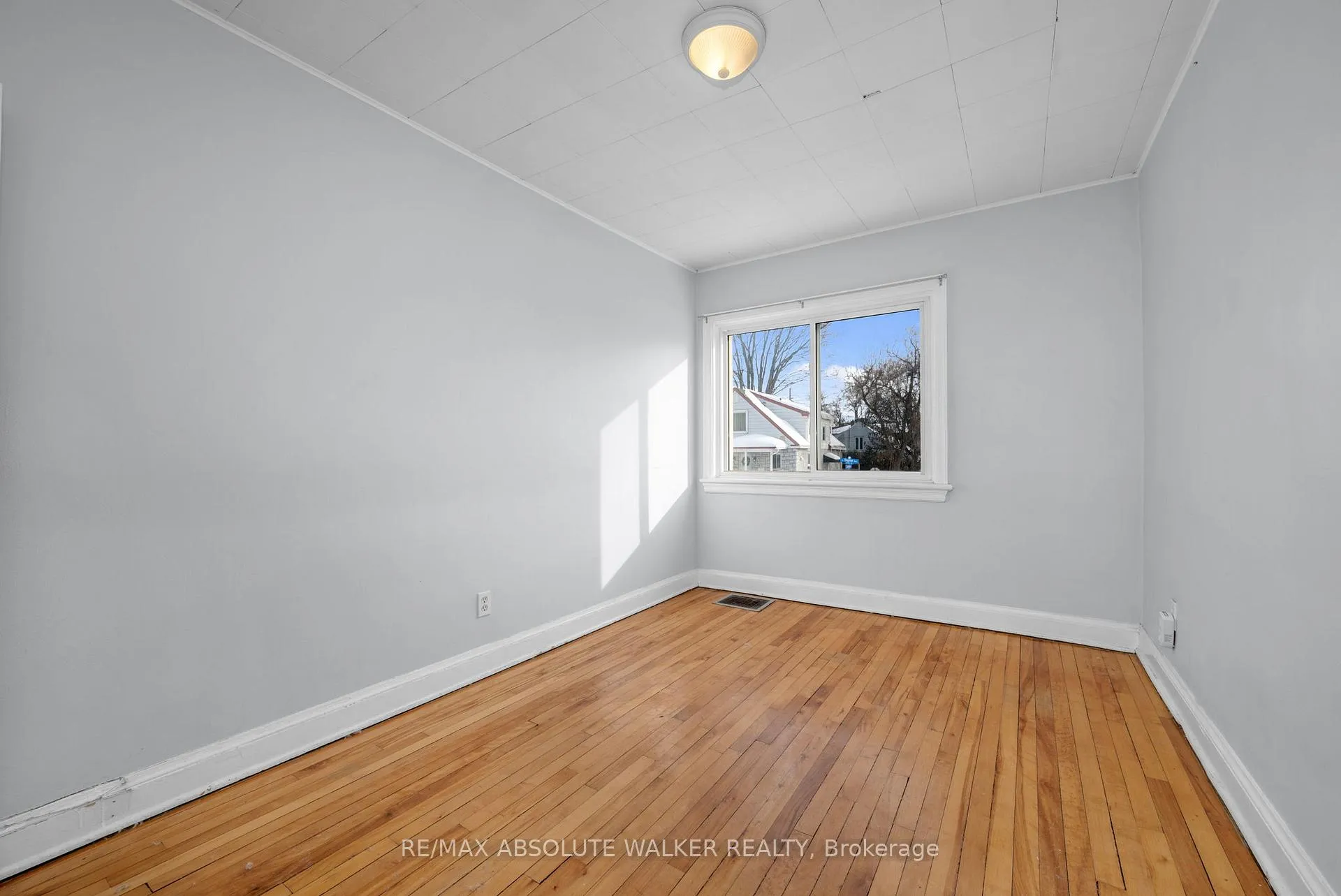 Photo 22 of Unit 2, 131 Dagmar Avenue, Ottawa, Vanier — HOMEH