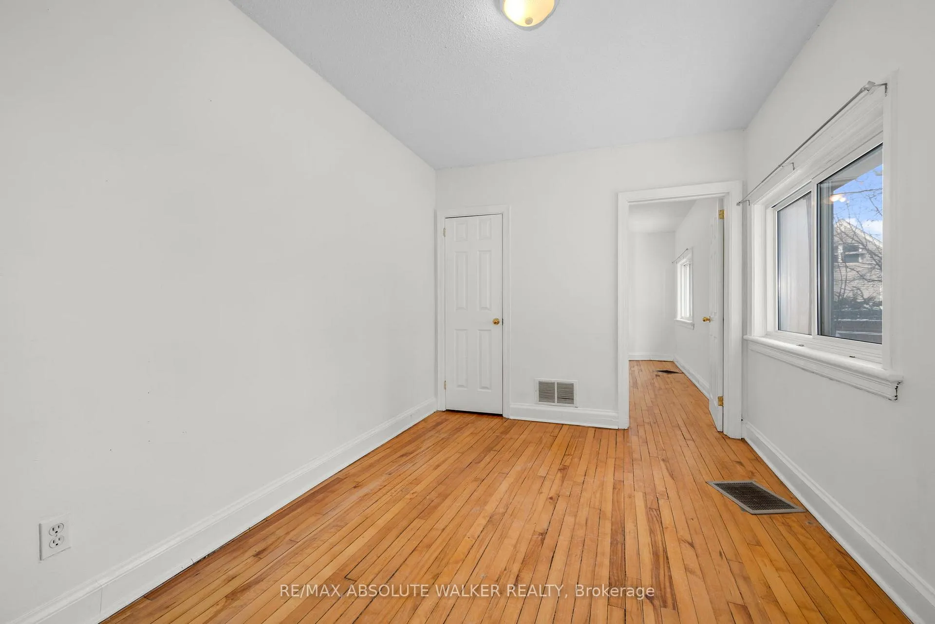 Photo 23 of Unit 2, 131 Dagmar Avenue, Ottawa, Vanier — HOMEH