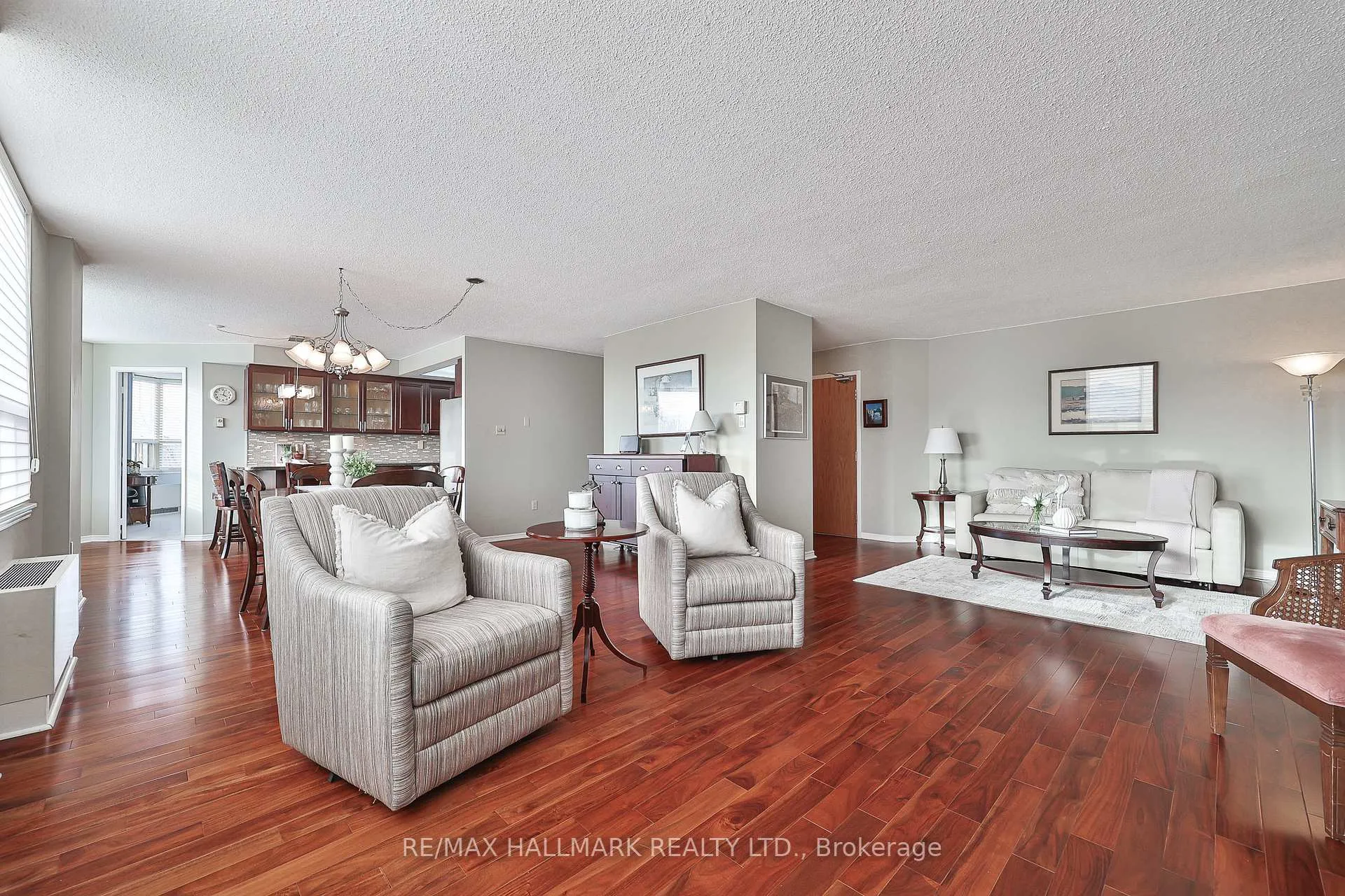 Photo 4 of Unit 402, 58 Church Street E, Brampton, Downtown Brampton — HOMEH