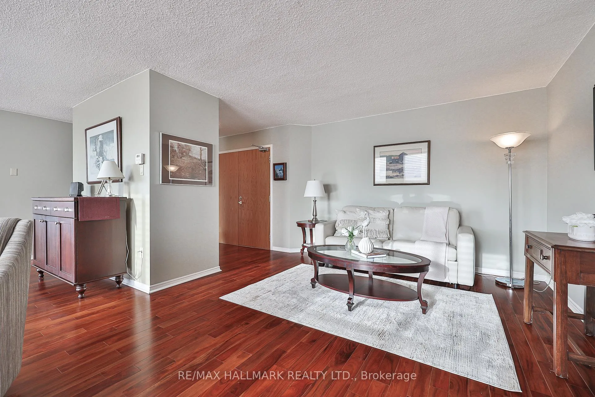Photo 5 of Unit 402, 58 Church Street E, Brampton, Downtown Brampton — HOMEH