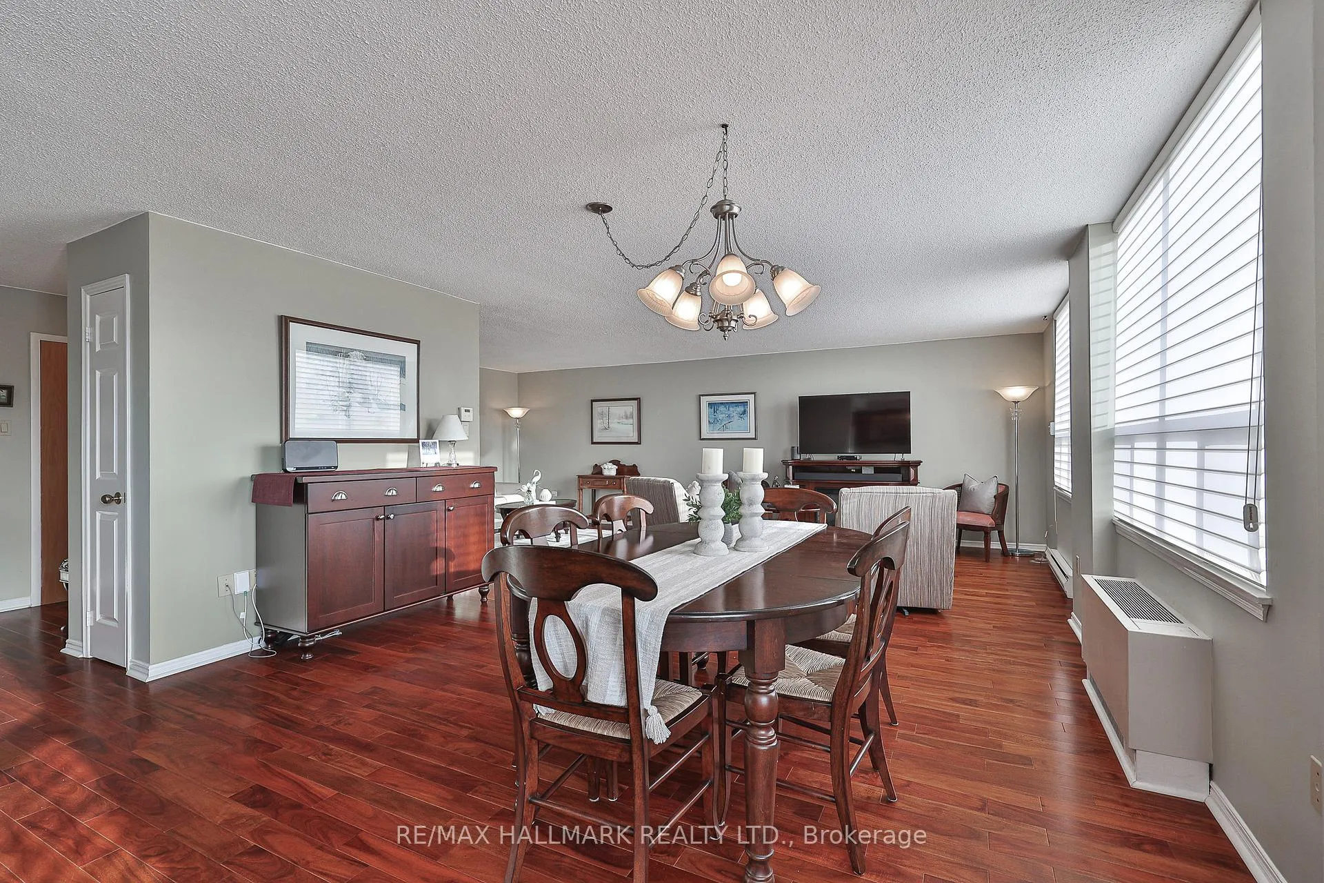 Photo 8 of Unit 402, 58 Church Street E, Brampton, Downtown Brampton — HOMEH