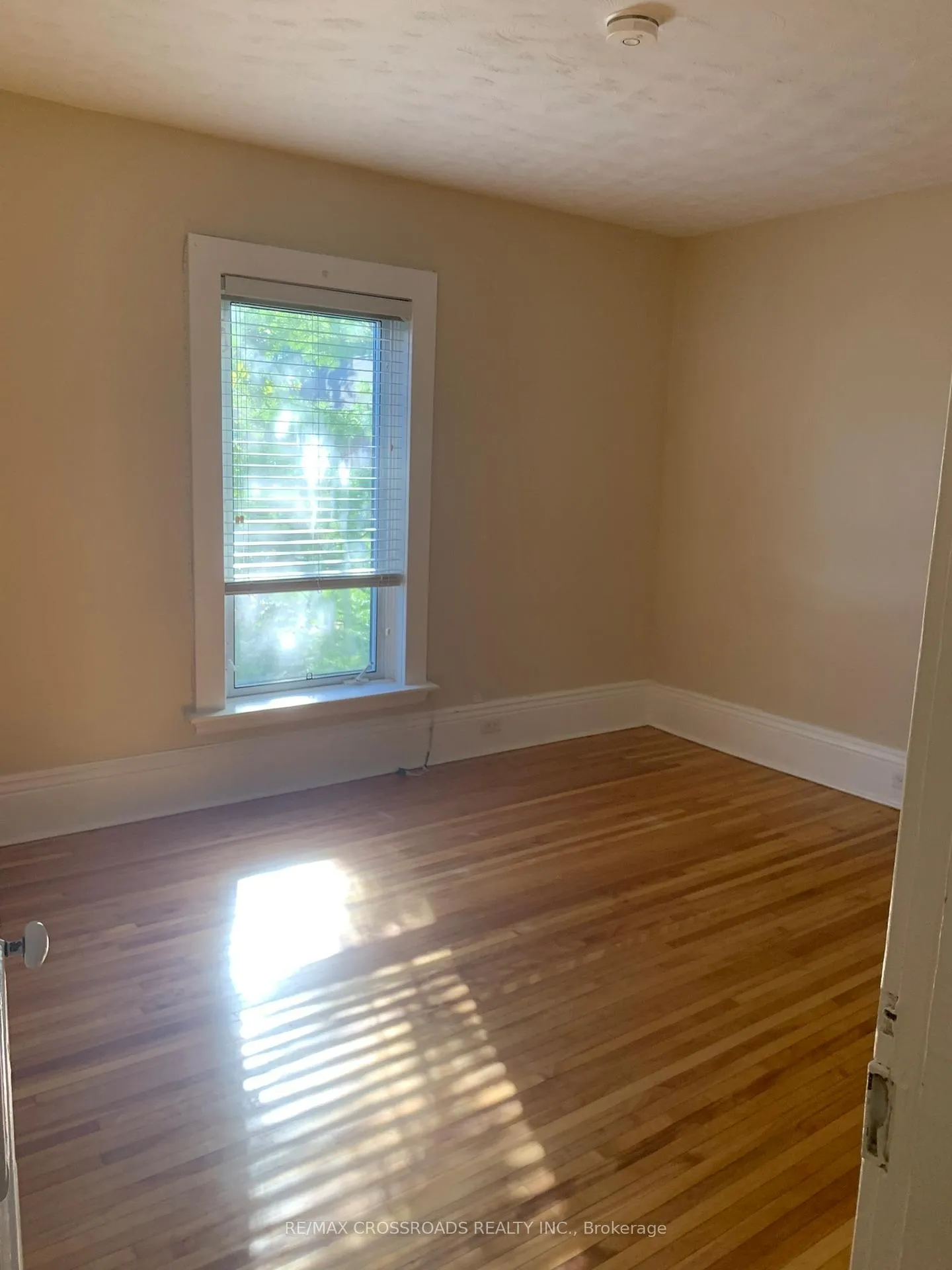 Photo 3 of 317 Boswell Avenue, Peterborough, Town Ward 3 — HOMEH