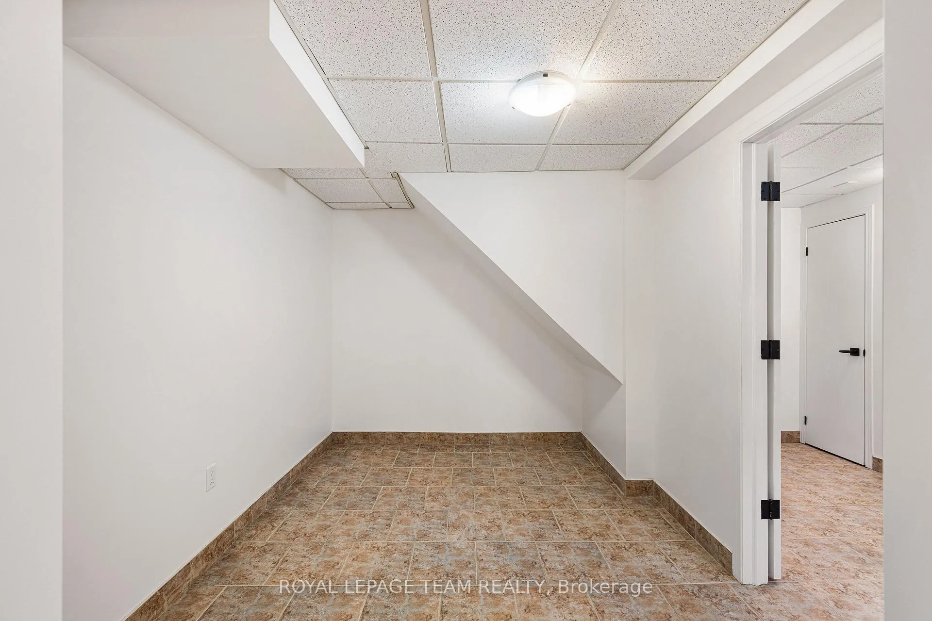 Photo 40 of 8 Homestead Street, Ottawa, Borden Farm/Stewart Farm/Carleton Heights/Parkwood Hills — HOMEH