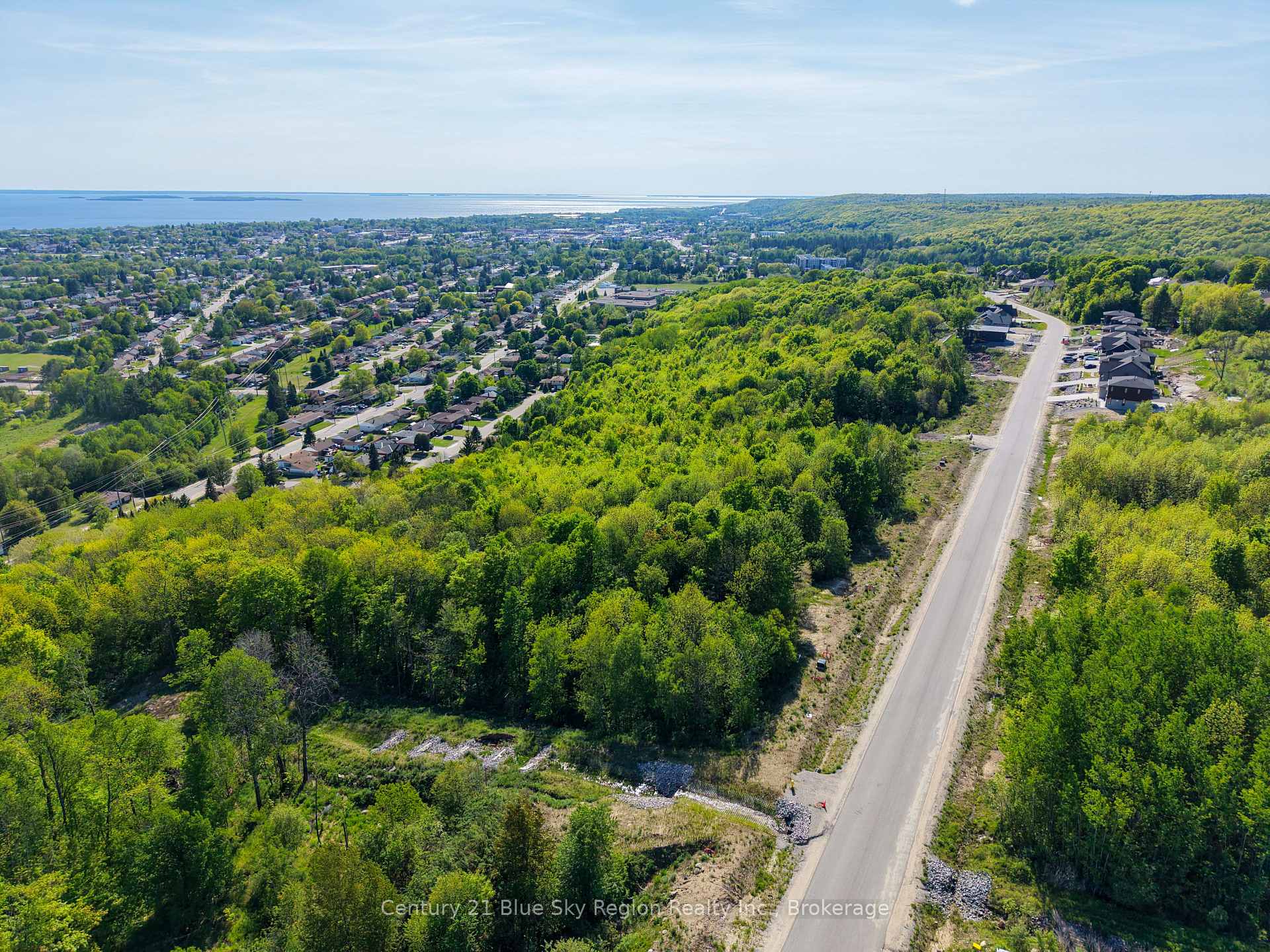 Photo 2 of 74 Kenreta Drive, North Bay, Airport — HOMEH