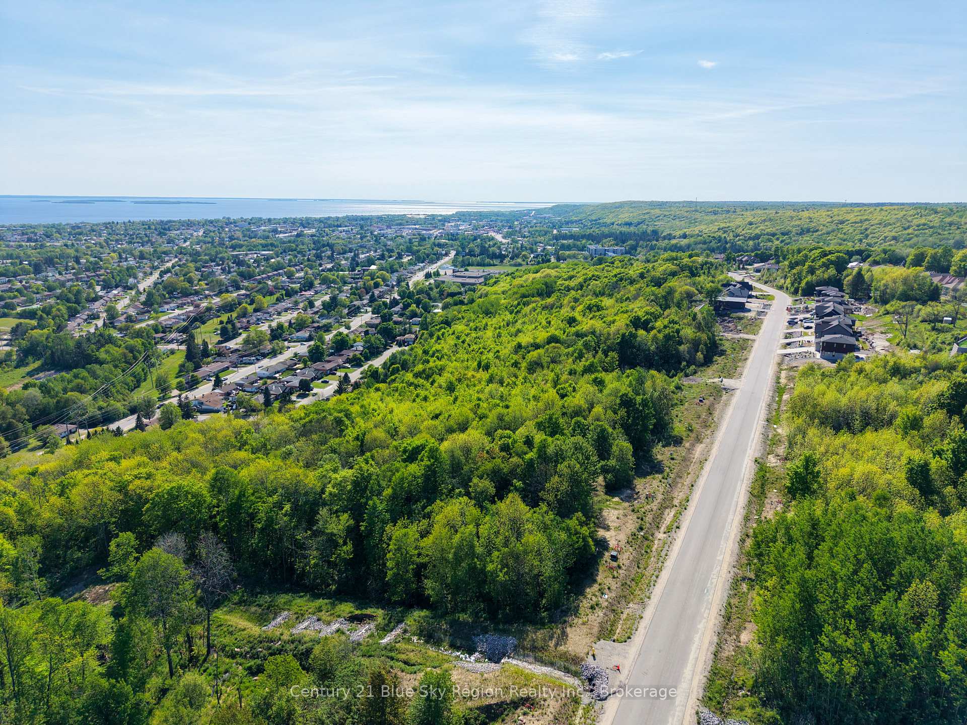 Photo 2 of 66 Kenreta Drive, North Bay, Airport — HOMEH
