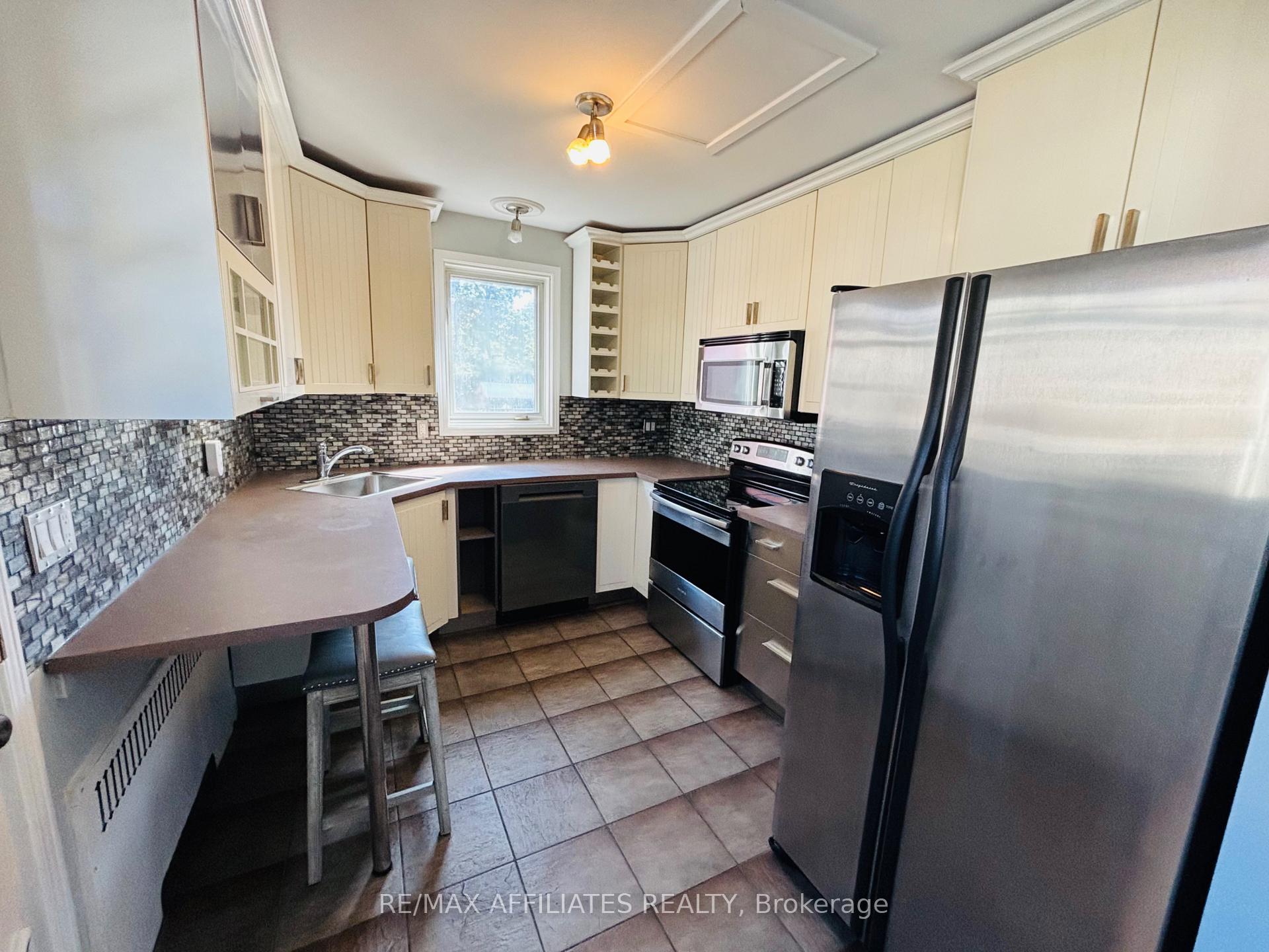 Photo 2 of Unit 2, 320 Laurier Avenue E, Ottawa, Sandy Hill — HOMEH