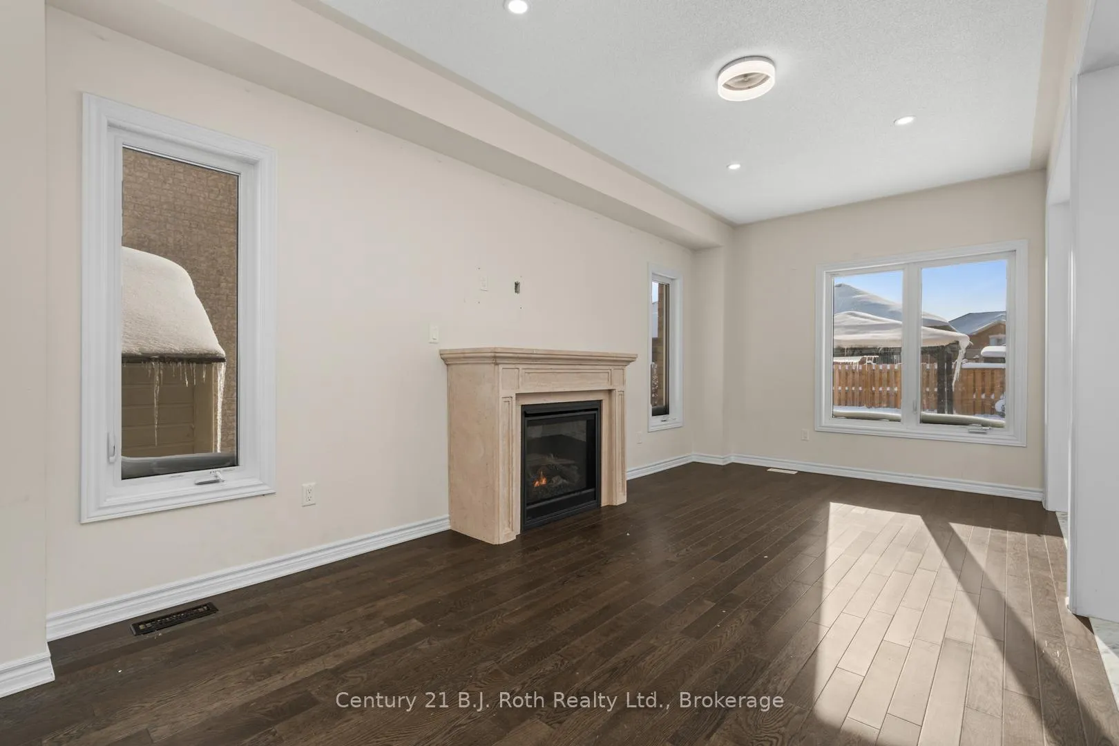Photo 9 of 99 Terry Clayton Avenue, Brock, Beaverton — HOMEH