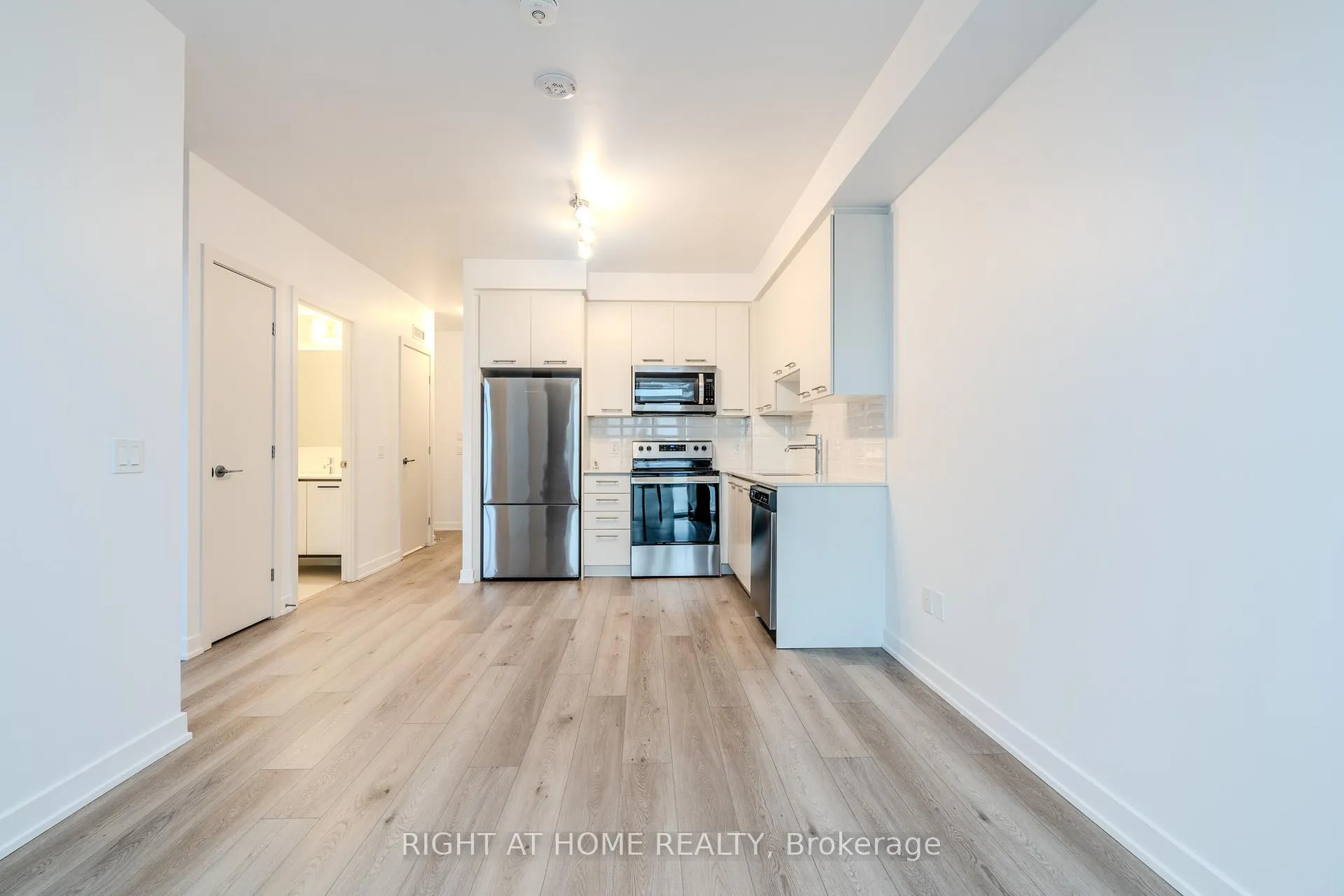 Photo 5 of Unit 1709, 385 Winston Road, Grimsby, Grimsby Beach — HOMEH