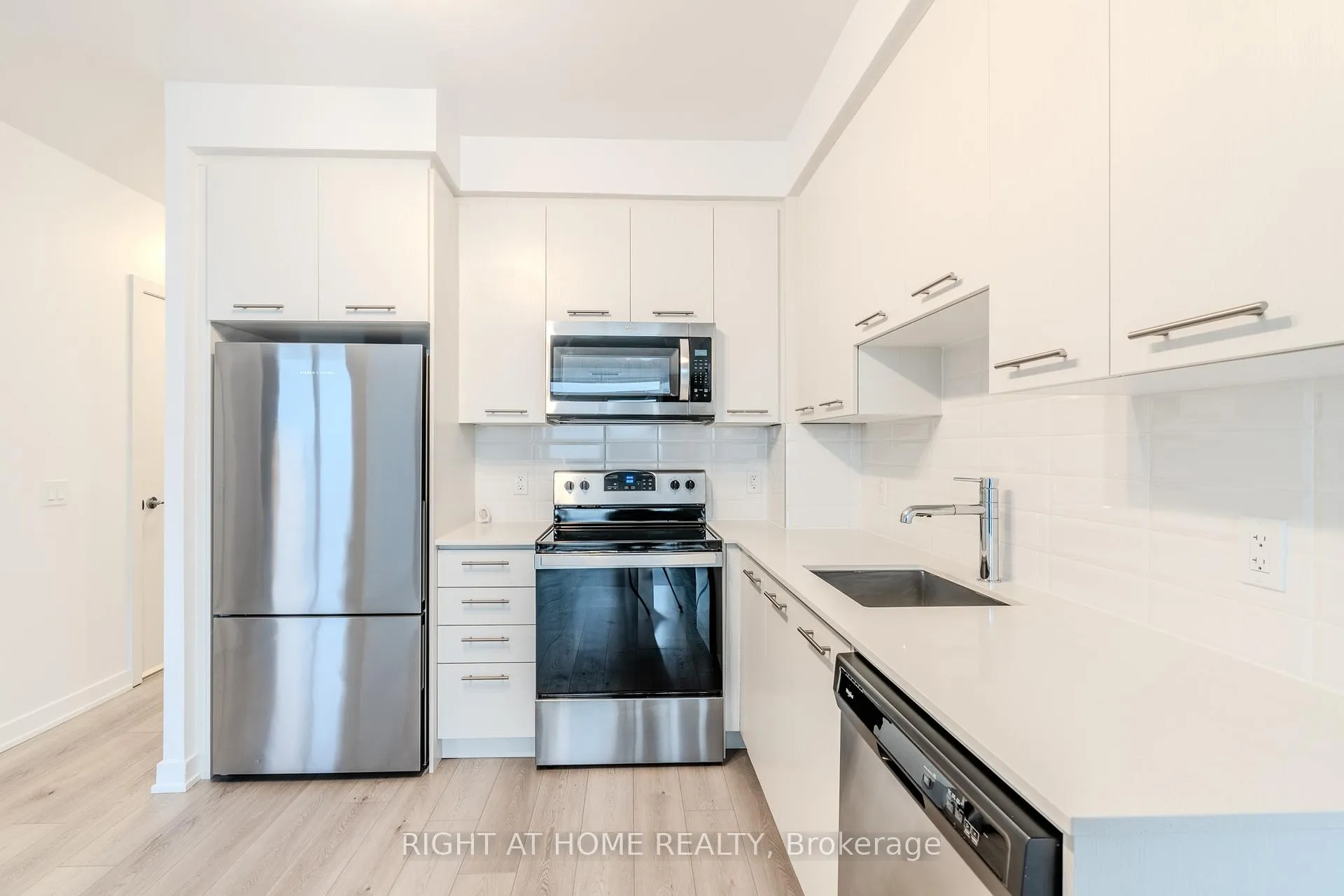 Photo 7 of Unit 1709, 385 Winston Road, Grimsby, Grimsby Beach — HOMEH