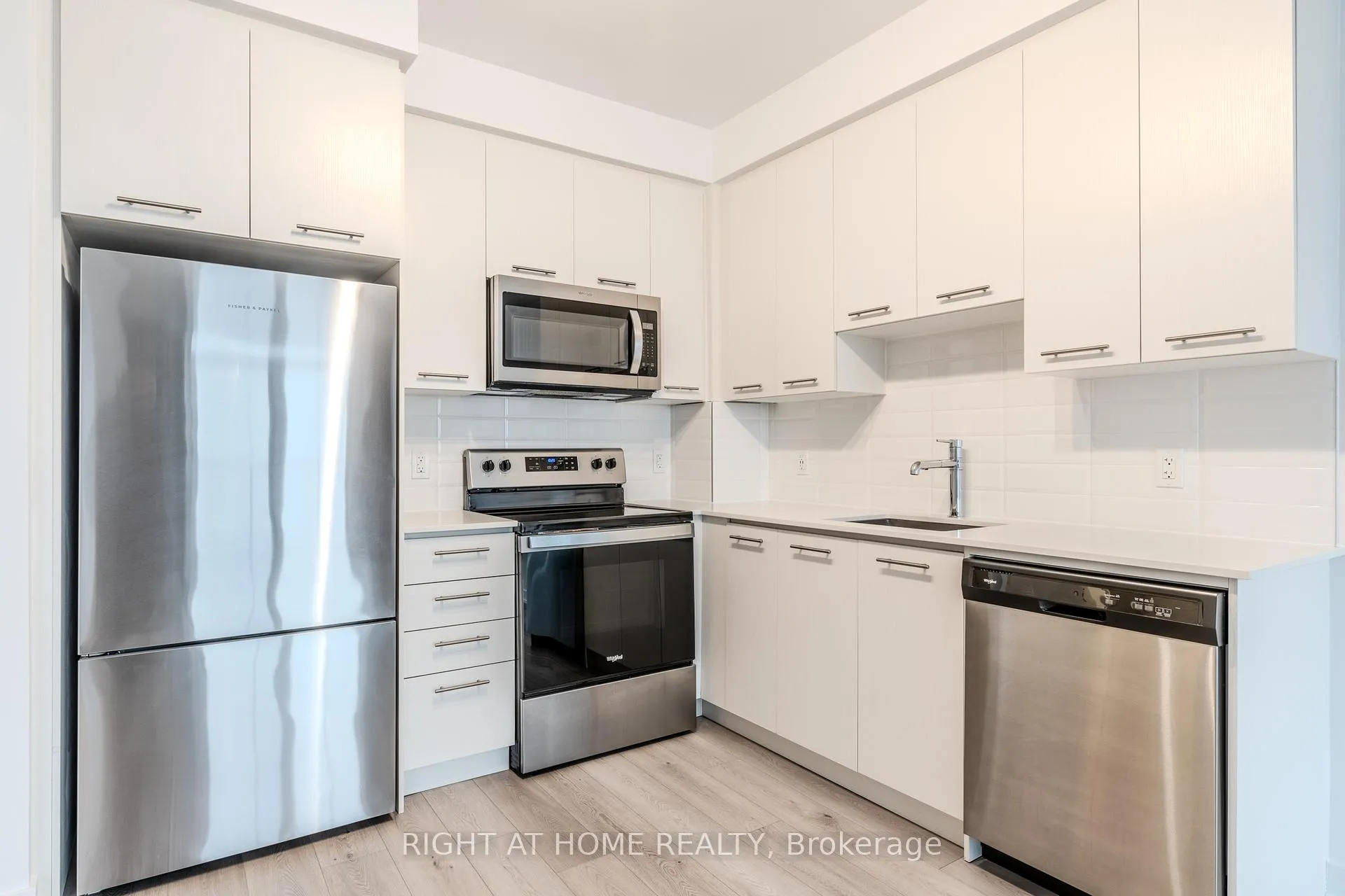 Photo 8 of Unit 1709, 385 Winston Road, Grimsby, Grimsby Beach — HOMEH