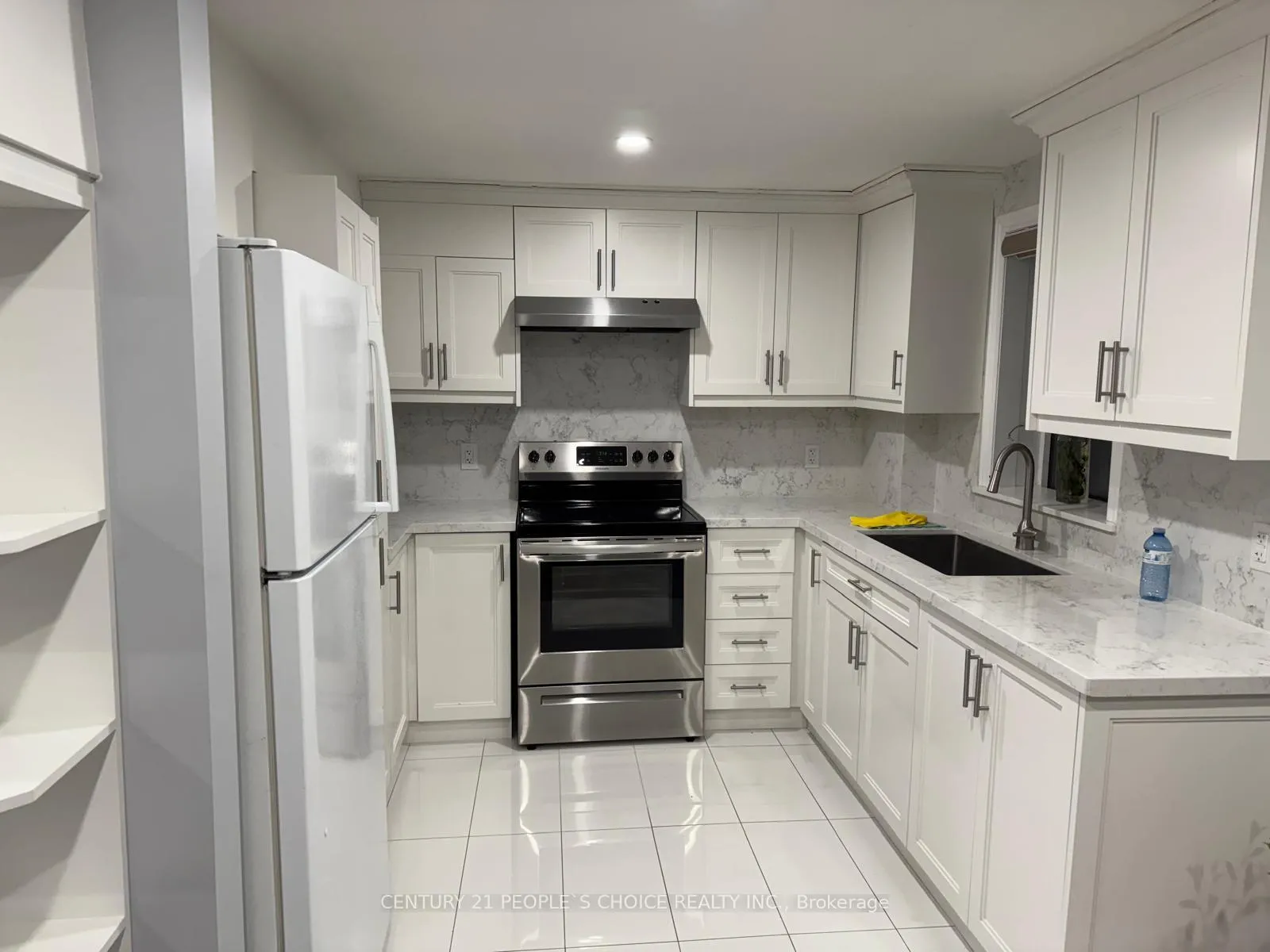 Photo 3 of 163 Ashton Drive, Vaughan, Maple — HOMEH