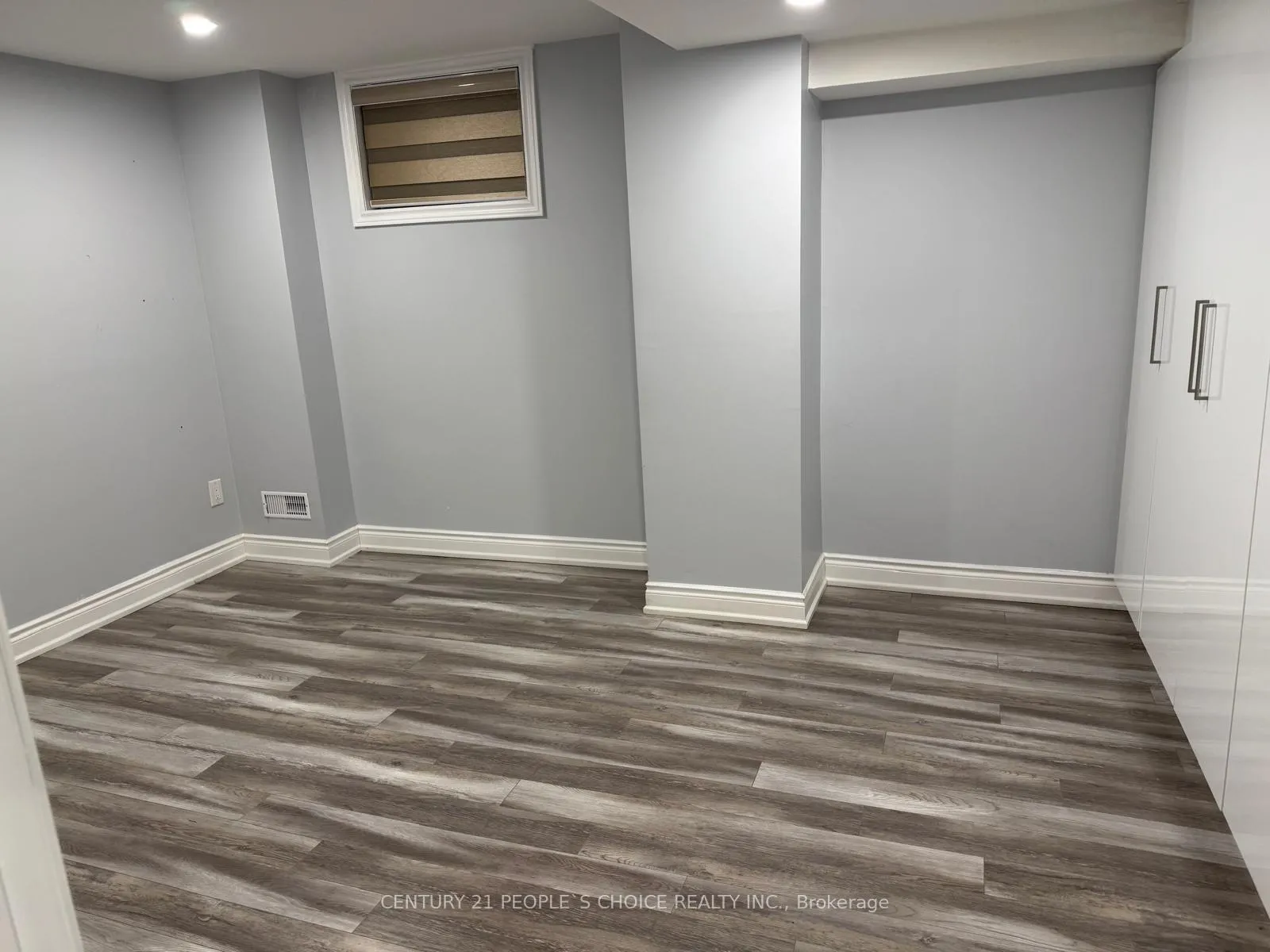 Photo 4 of 163 Ashton Drive, Vaughan, Maple — HOMEH