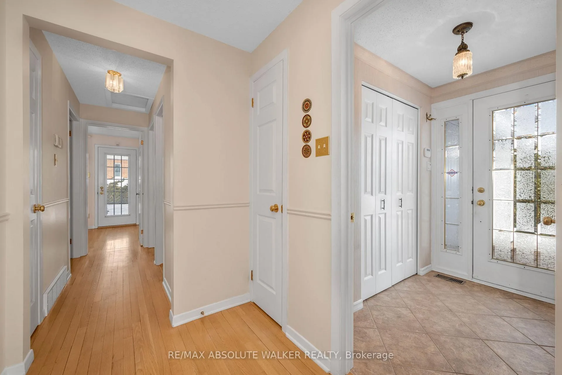 Photo 3 of 1851 Burfield Avenue, Ottawa, Beacon Hill South — HOMEH