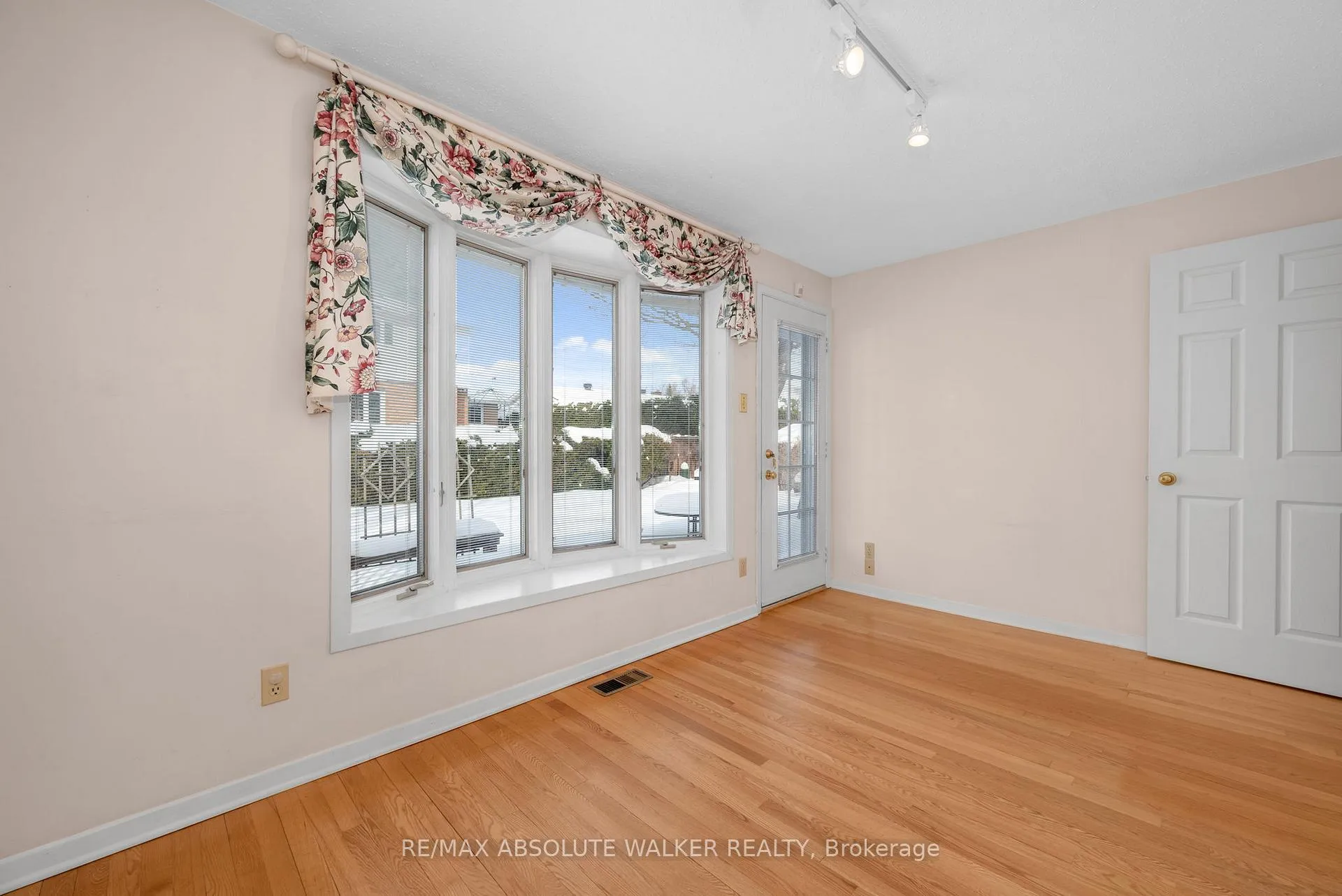 Photo 22 of 1851 Burfield Avenue, Ottawa, Beacon Hill South — HOMEH