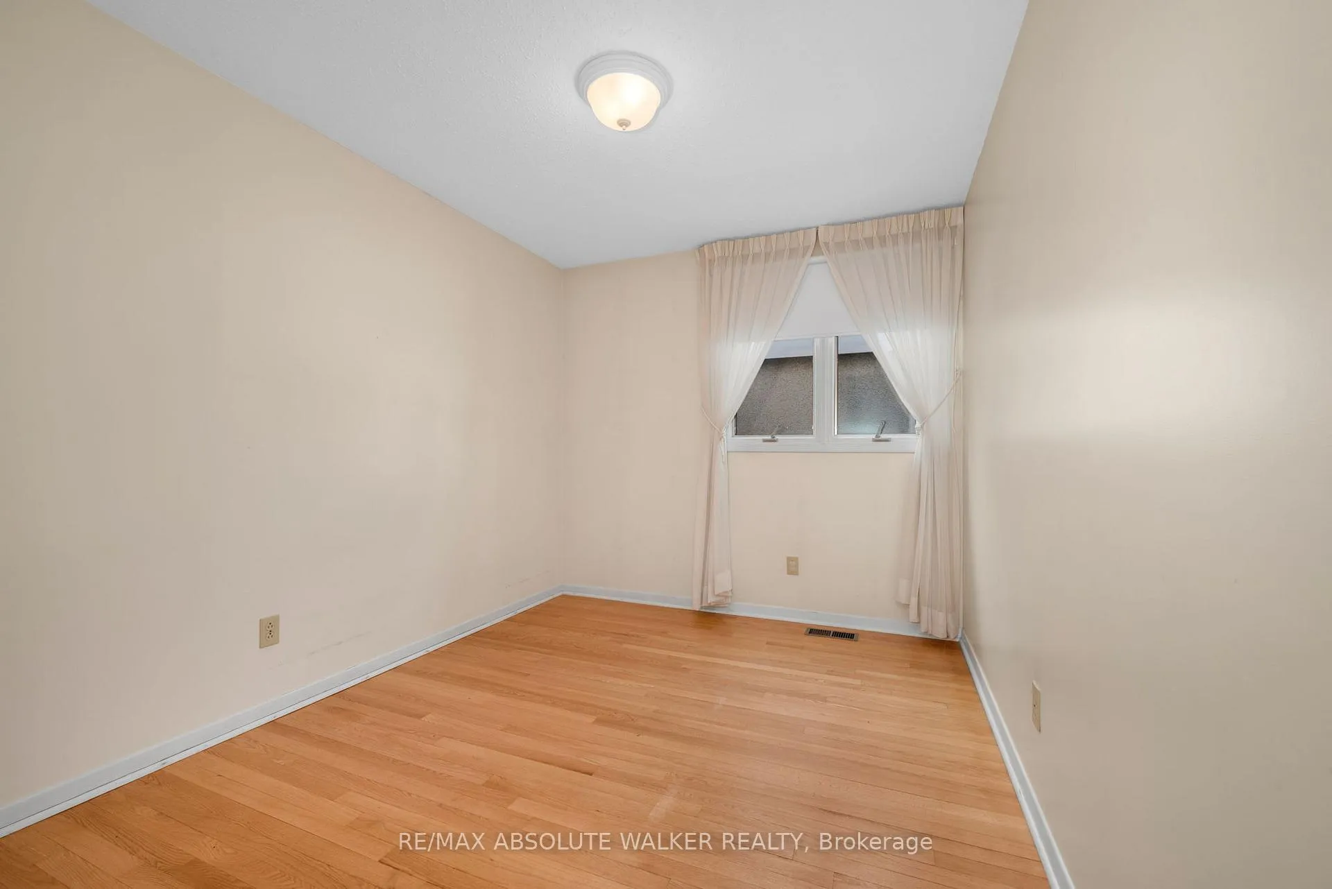 Photo 24 of 1851 Burfield Avenue, Ottawa, Beacon Hill South — HOMEH