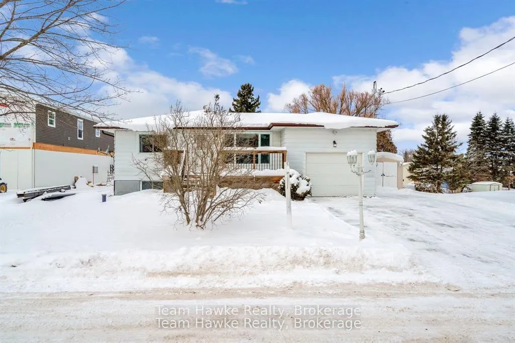 Photo 2 of 264 Kingfisher Avenue, Tay, Port McNicoll — HOMEH