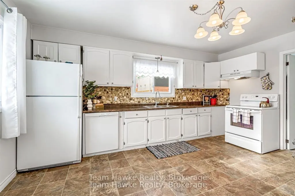 Photo 9 of 264 Kingfisher Avenue, Tay, Port McNicoll — HOMEH