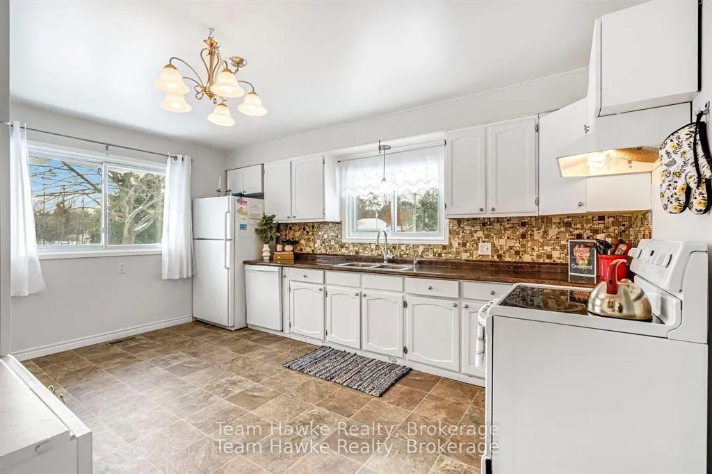 Photo 10 of 264 Kingfisher Avenue, Tay, Port McNicoll — HOMEH