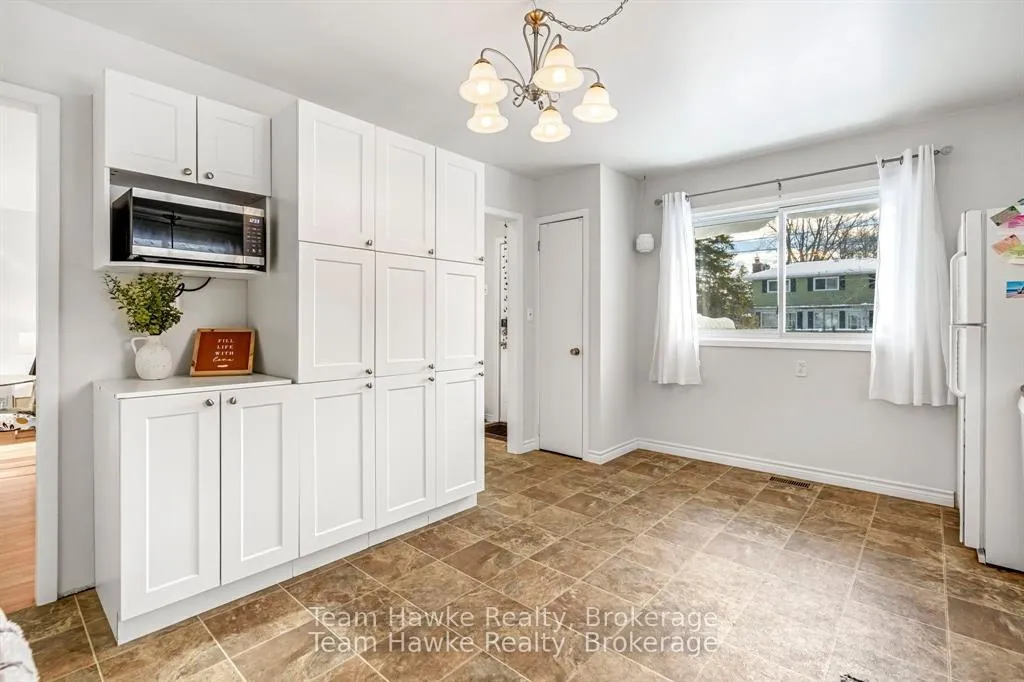 Photo 12 of 264 Kingfisher Avenue, Tay, Port McNicoll — HOMEH