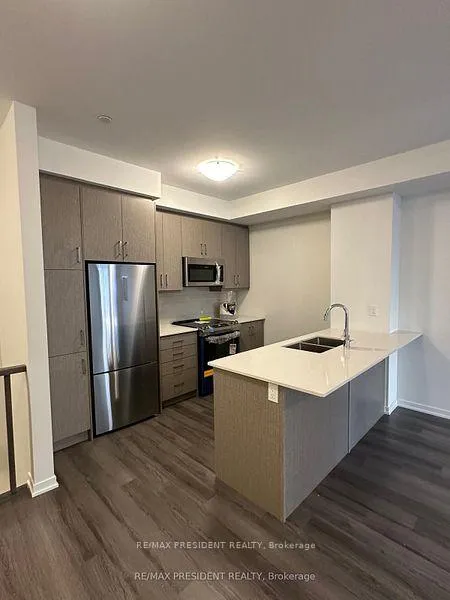 Photo 7 of Unit TH 354, 100 Honeycrisp Crescent, Vaughan, Vaughan Corporate Centre — HOMEH