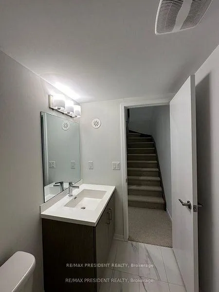 Photo 13 of Unit TH 354, 100 Honeycrisp Crescent, Vaughan, Vaughan Corporate Centre — HOMEH