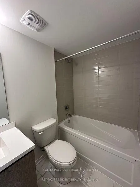 Photo 18 of Unit TH 354, 100 Honeycrisp Crescent, Vaughan, Vaughan Corporate Centre — HOMEH