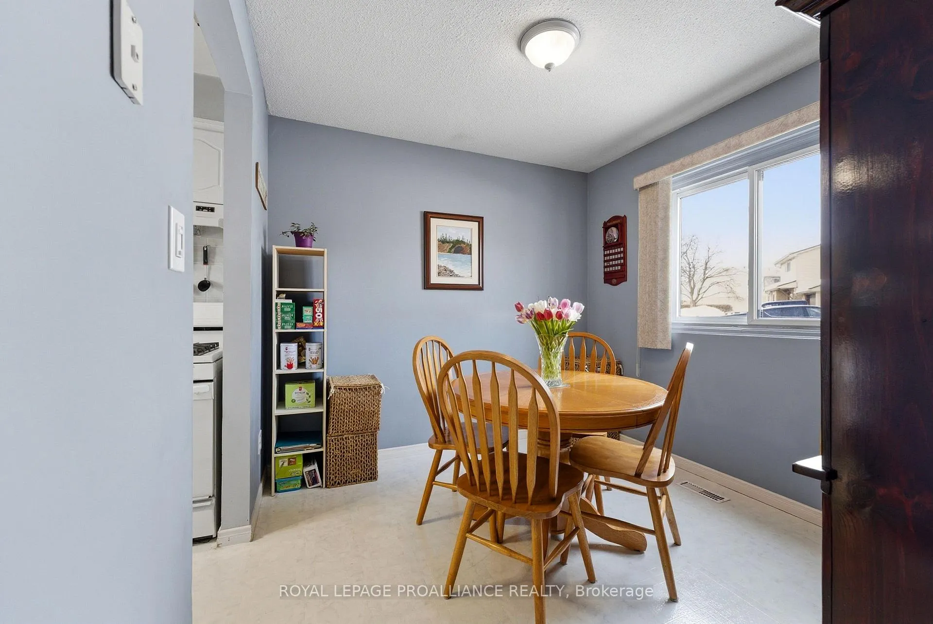 Photo 5 of Unit 10, 160 Singleton Drive, Belleville, Belleville Ward — HOMEH