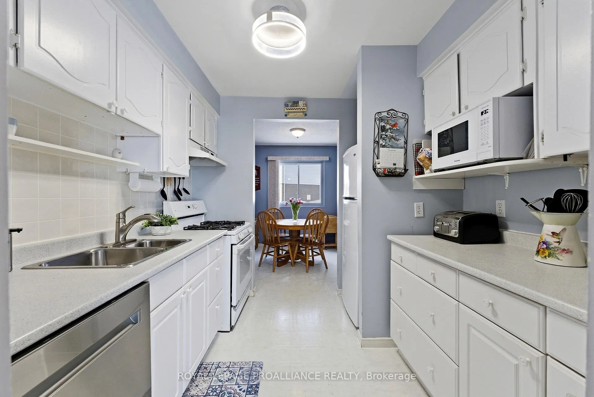 Photo 7 of Unit 10, 160 Singleton Drive, Belleville, Belleville Ward — HOMEH